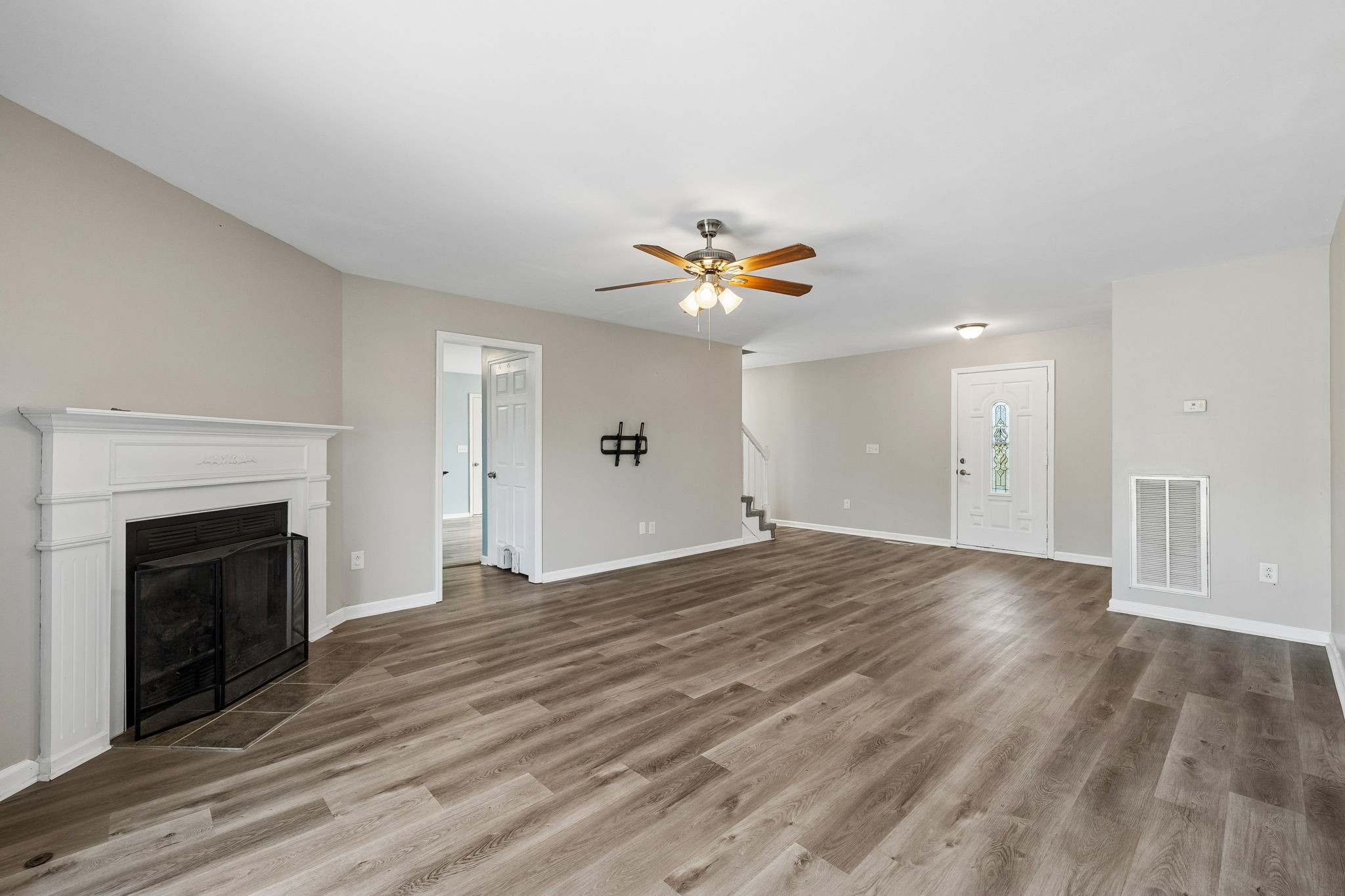 76 Mann Rd