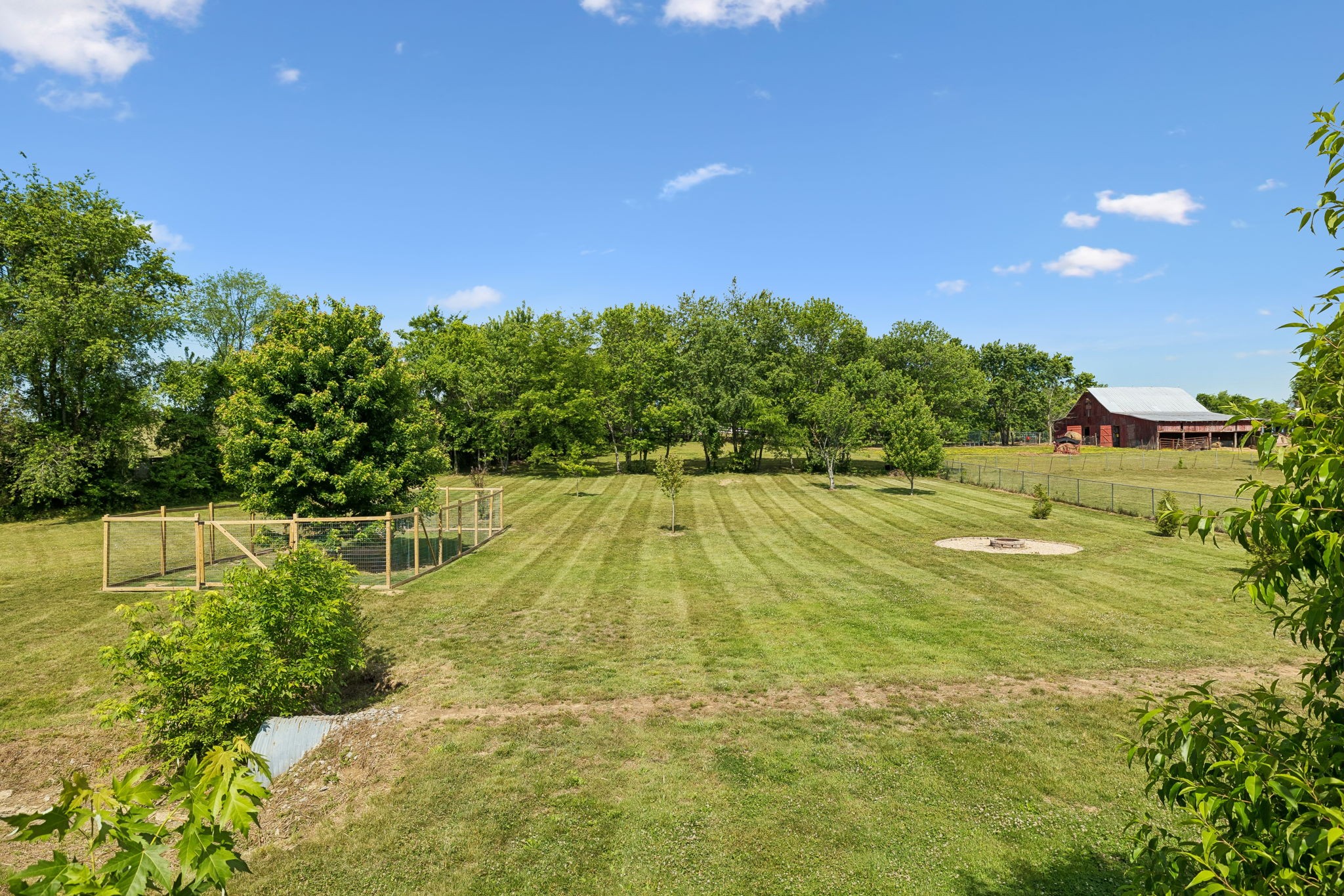 76 Mann Rd