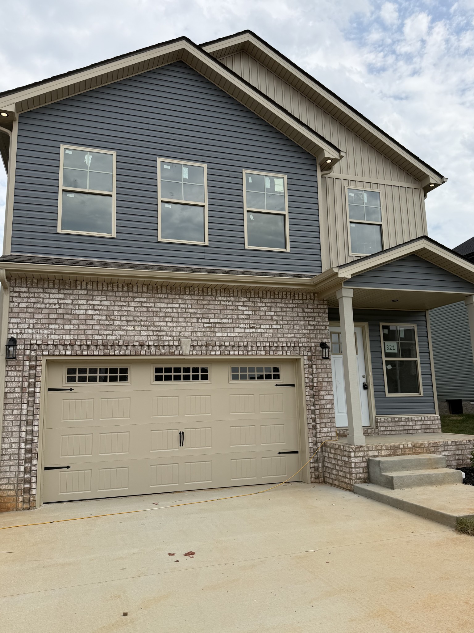 321 Cardinal Creek
