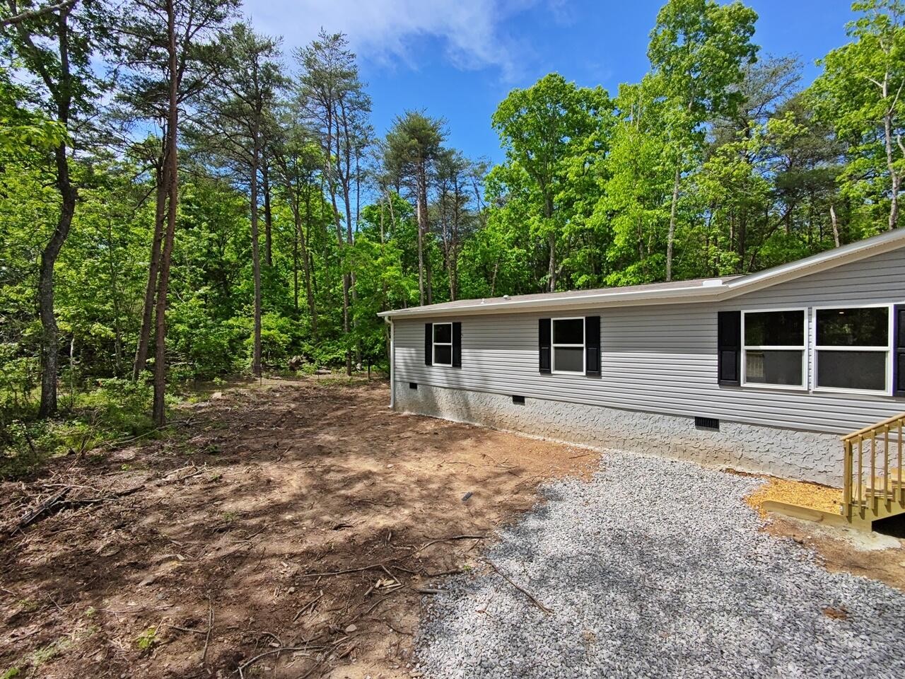 321 Lakeside Drive