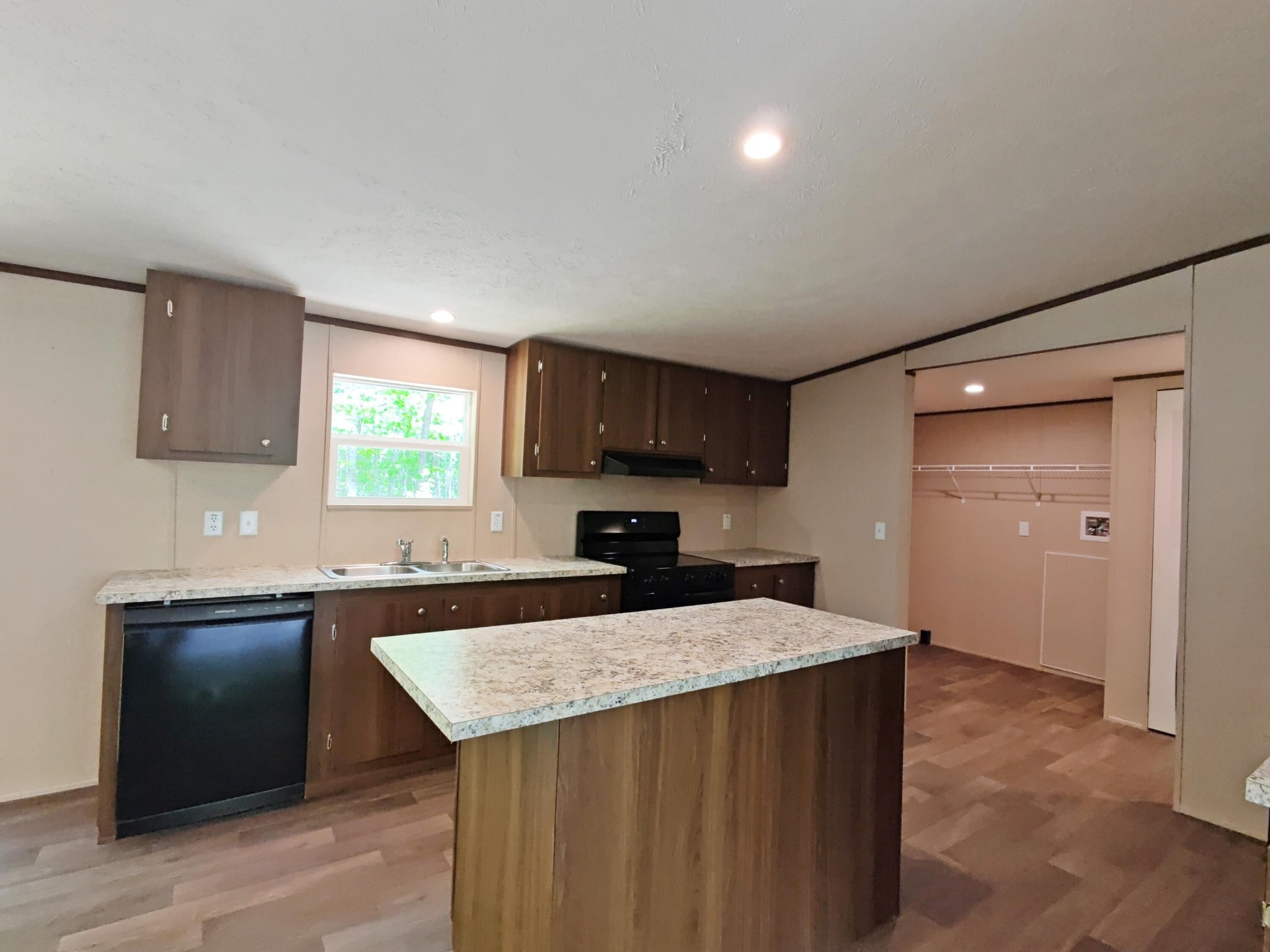 321 Lakeside Drive