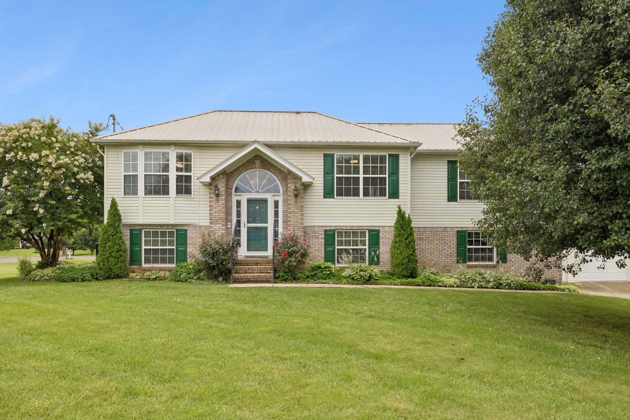 2501 Golden Pond Ln