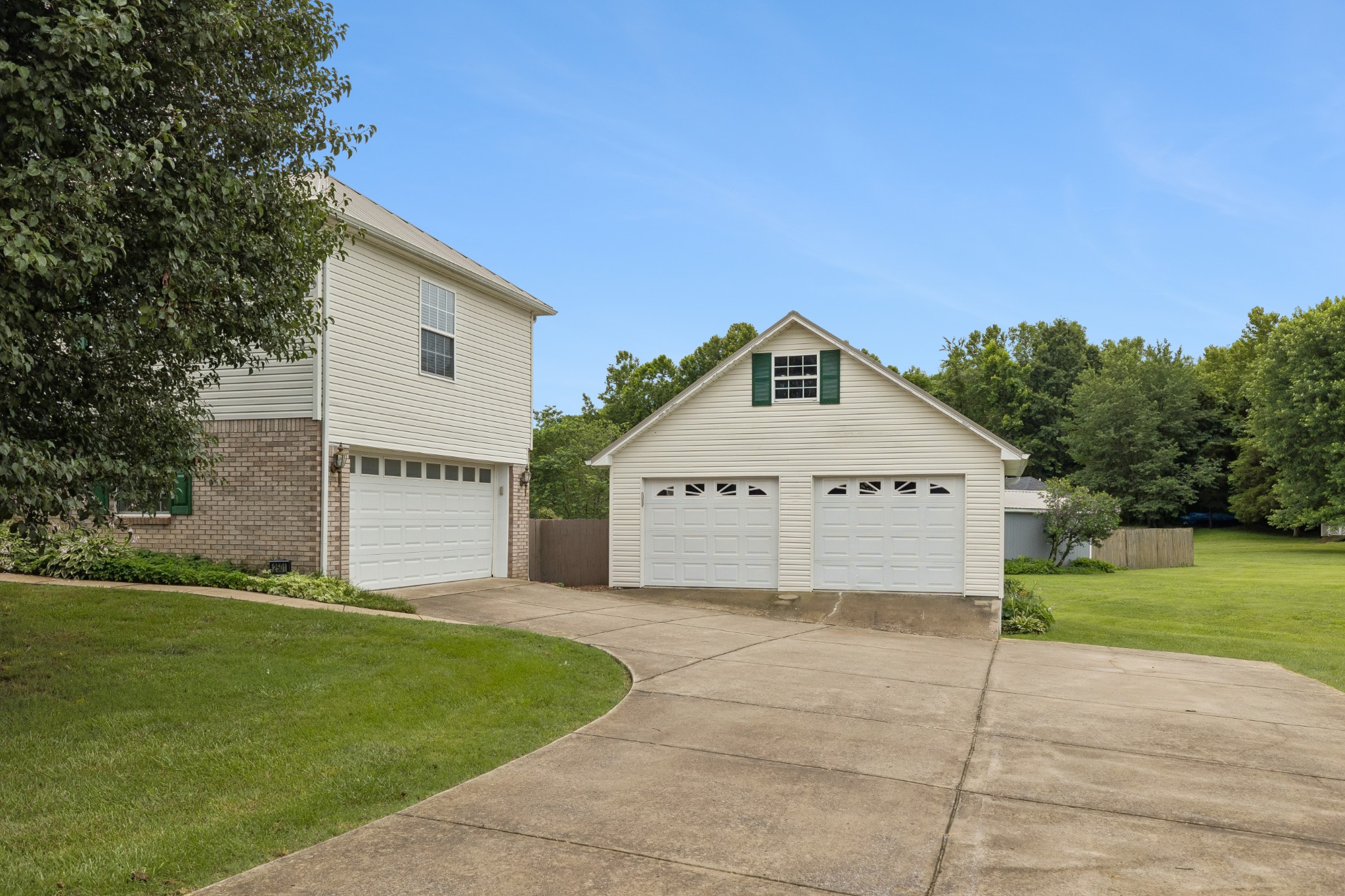 2501 Golden Pond Ln