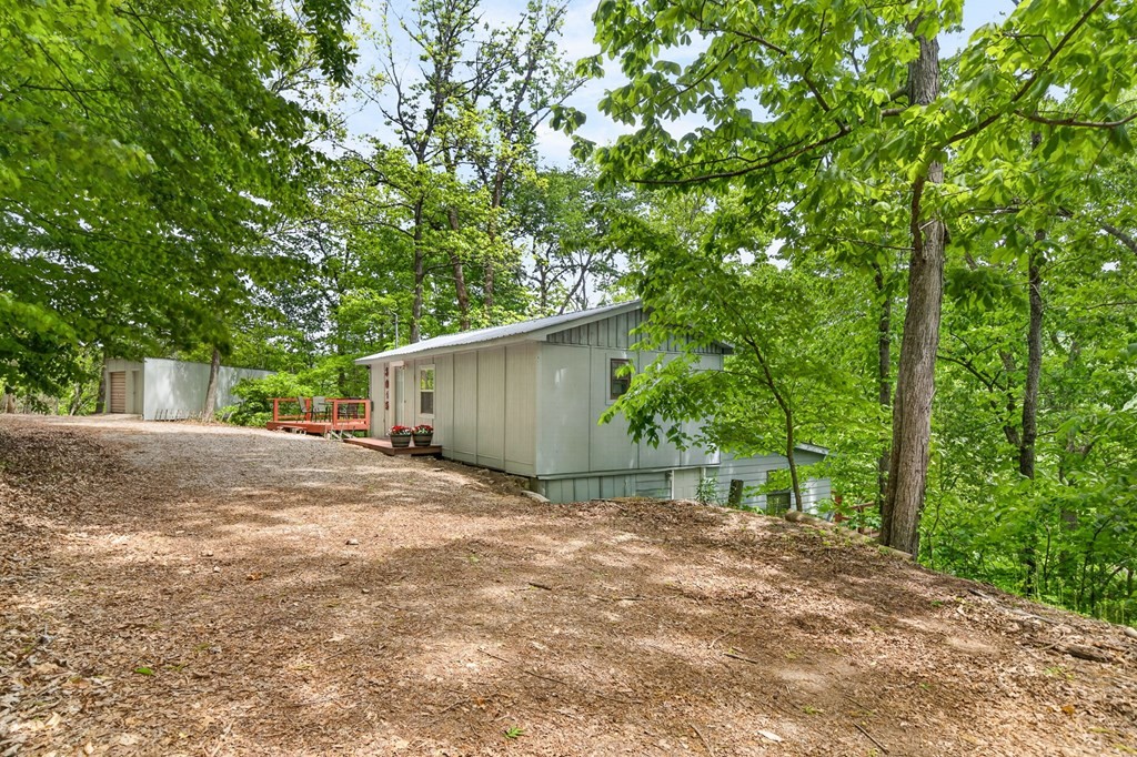 8045 Sarah Thomas Rd