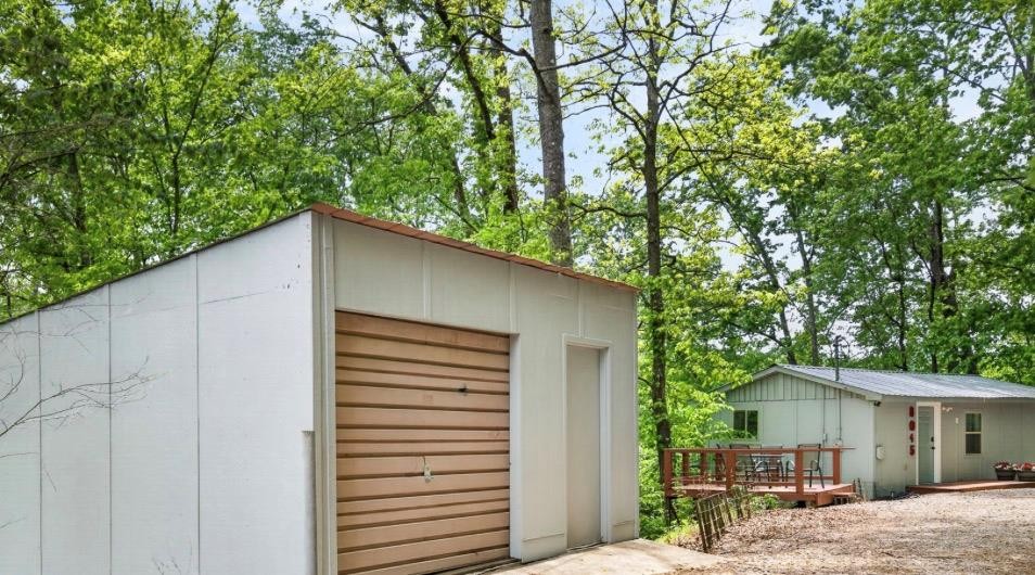 8045 Sarah Thomas Rd