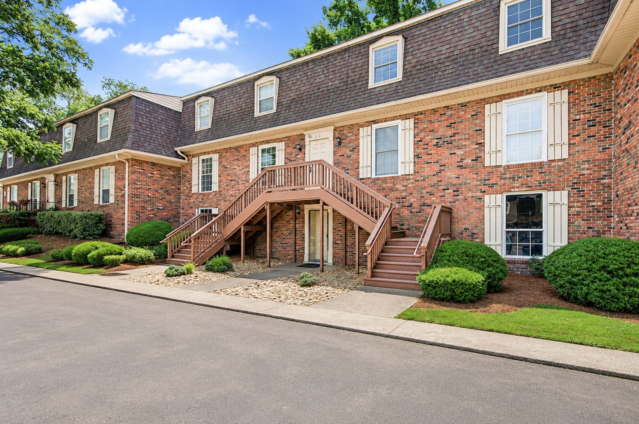 1100 W Main St