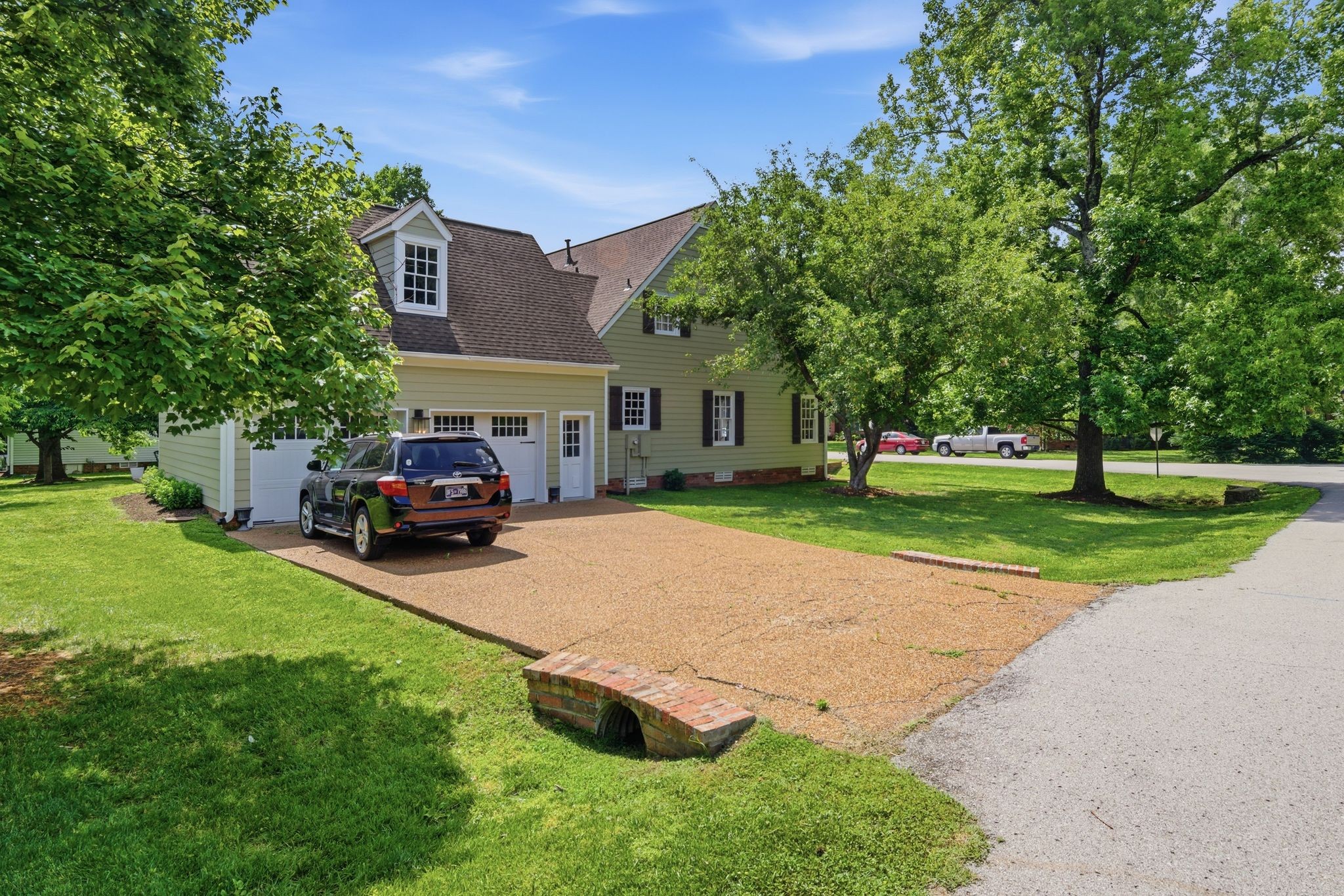 1111 Greenleaf Way