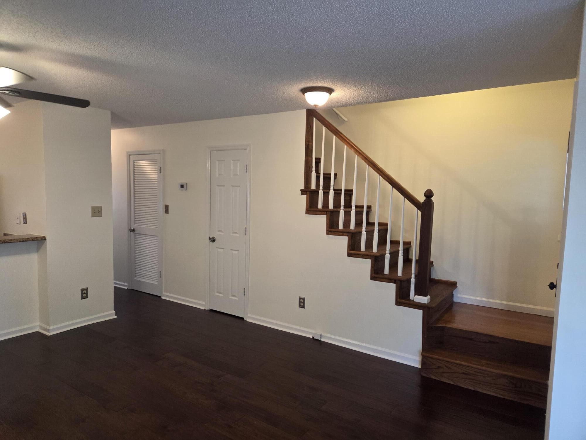 707 Zius Court, NW