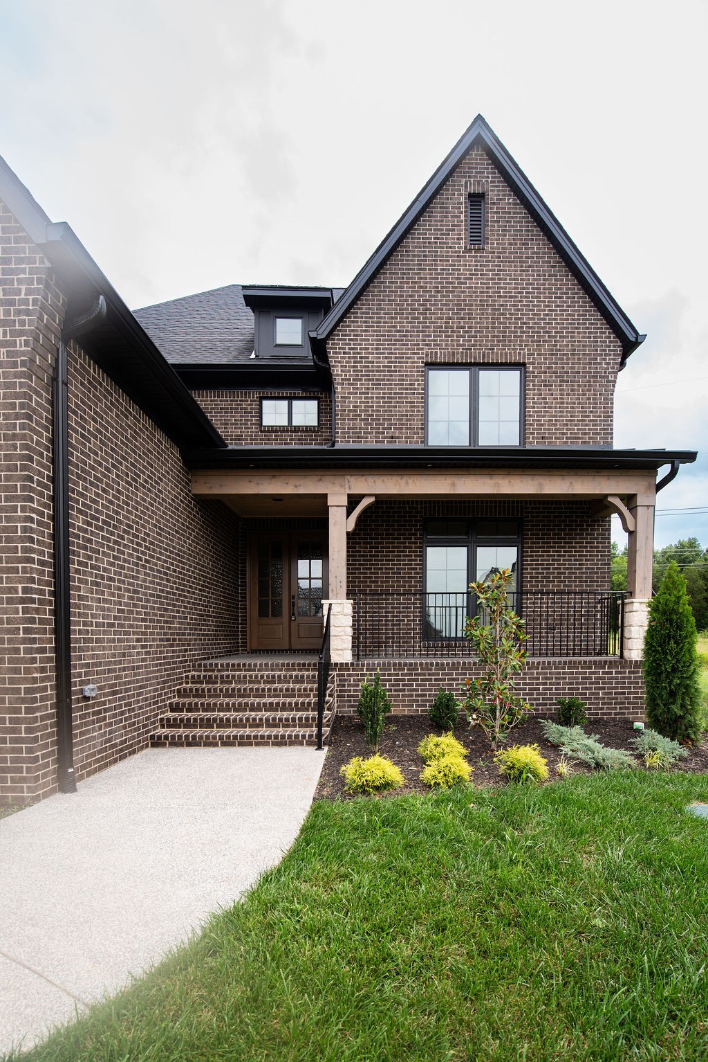 2930 Carisbrooke Dr