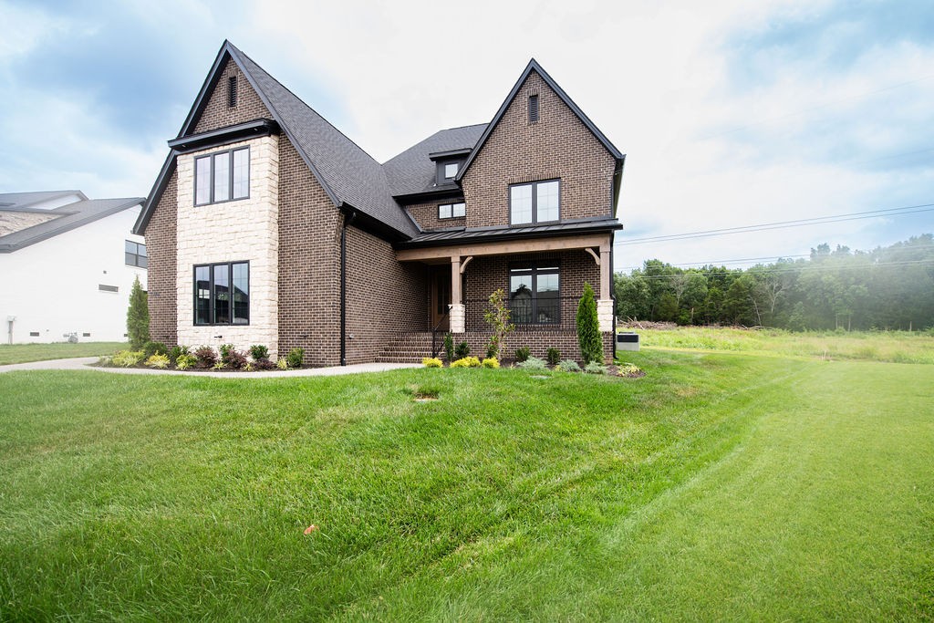 2930 Carisbrooke Dr