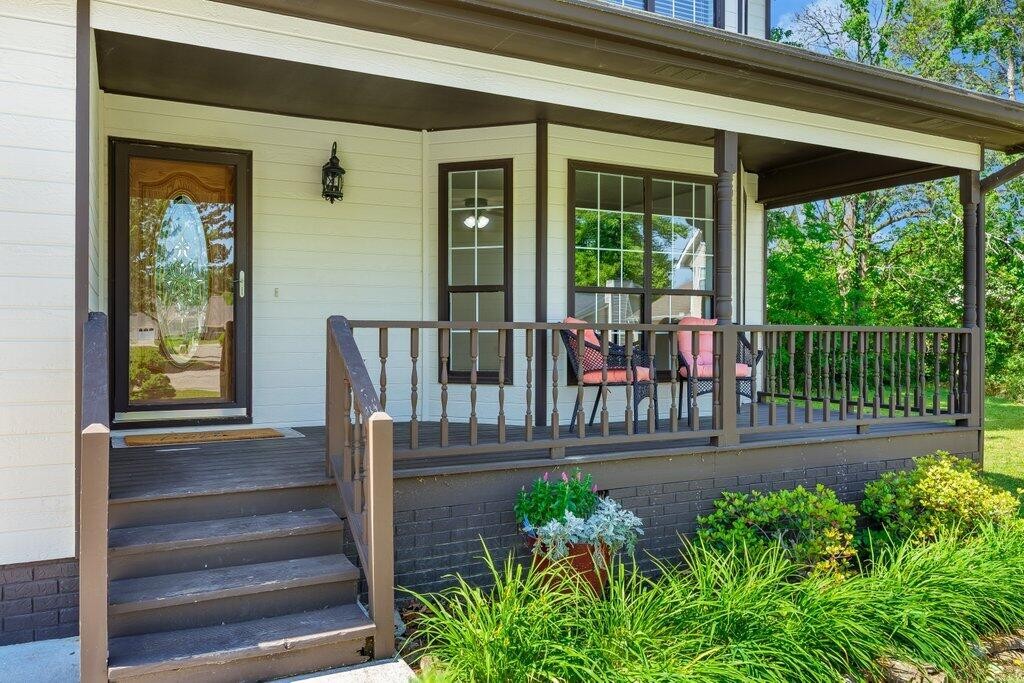 8708 Oak View Drive