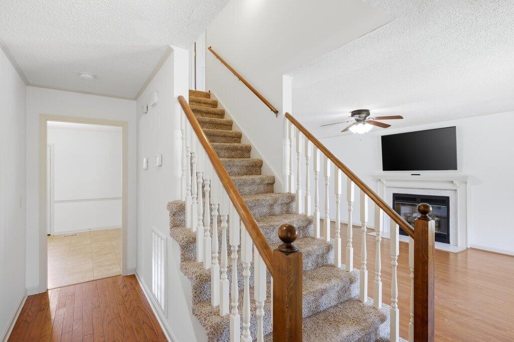 8708 Oak View Drive