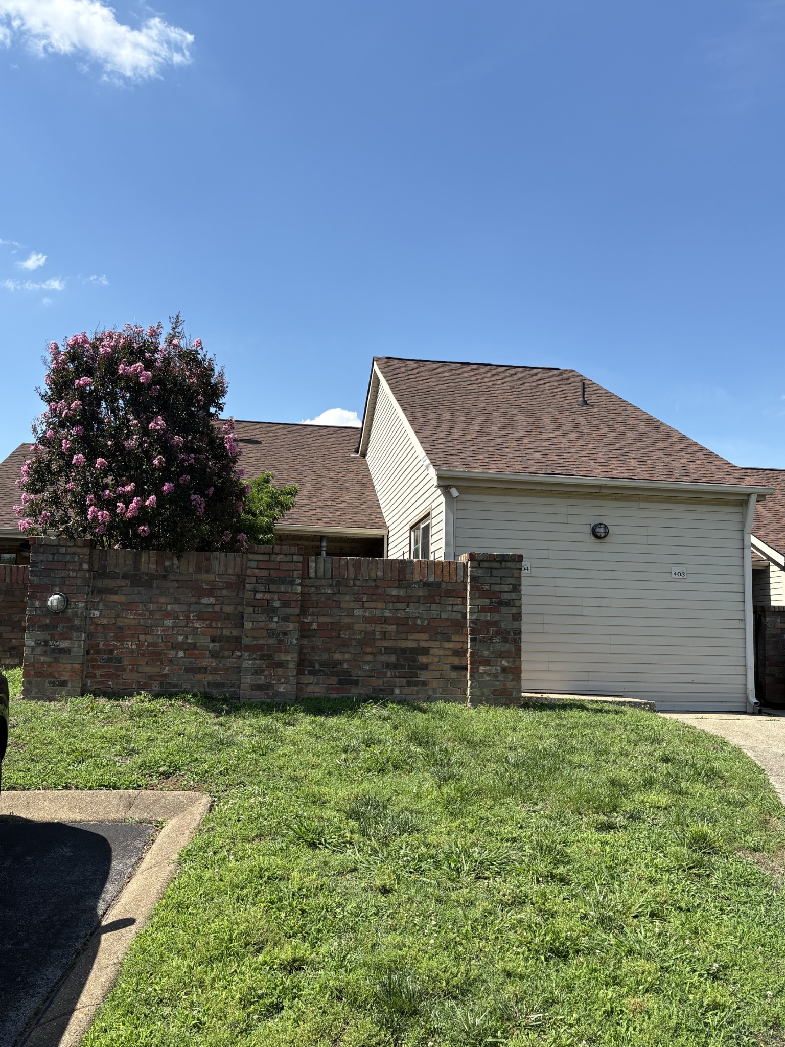 404 Laurel Hill Dr