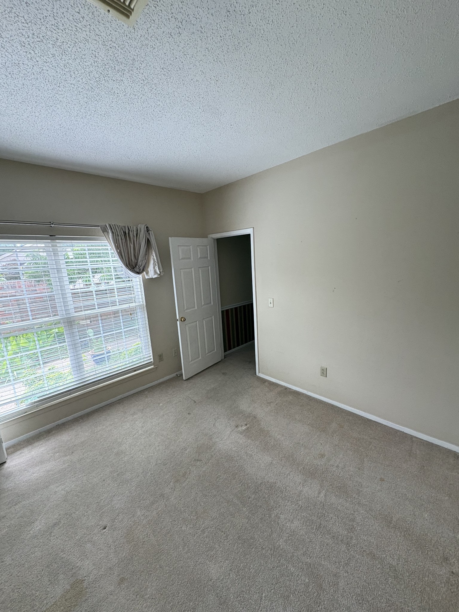 404 Laurel Hill Dr