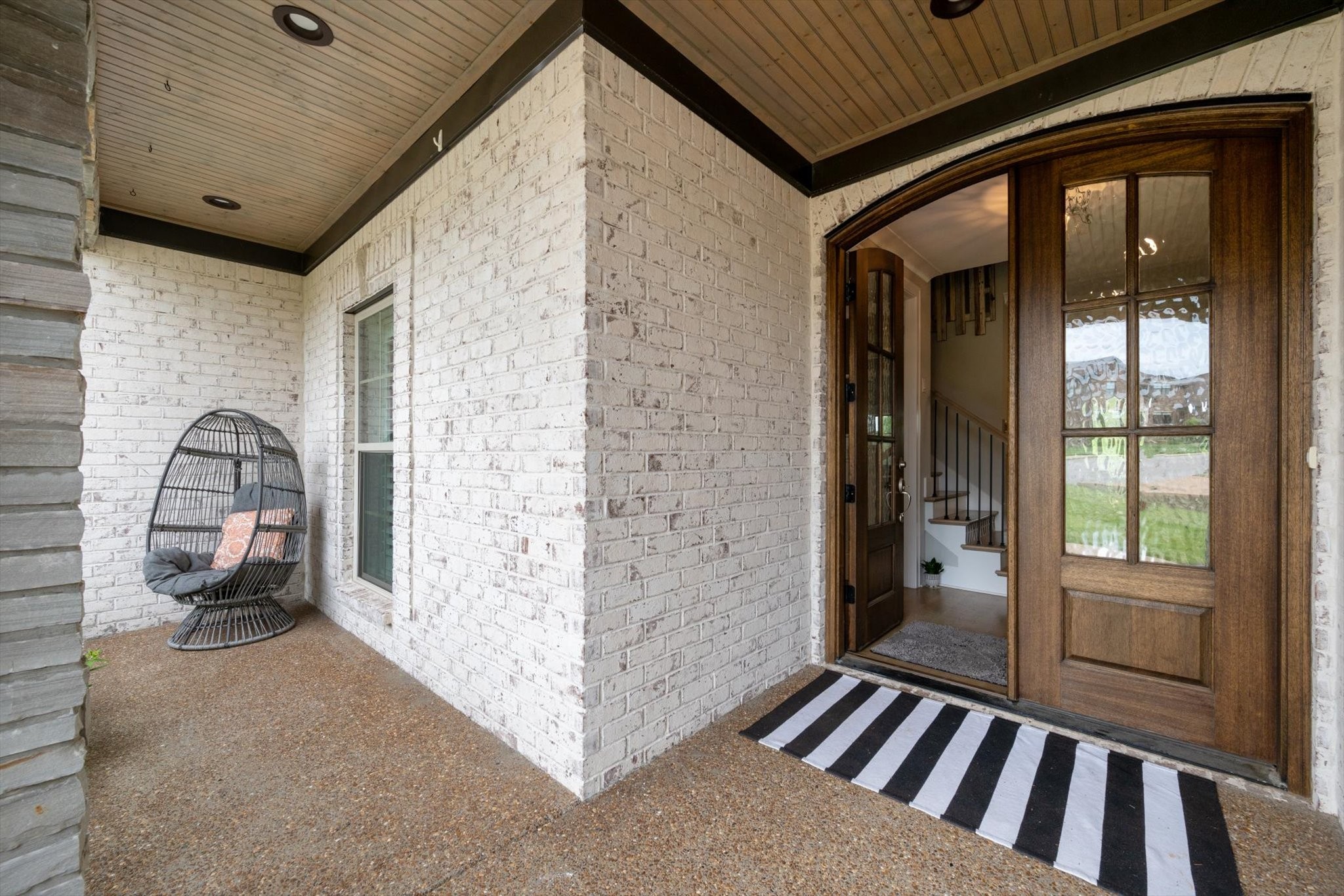 2902 Carisbrooke Dr