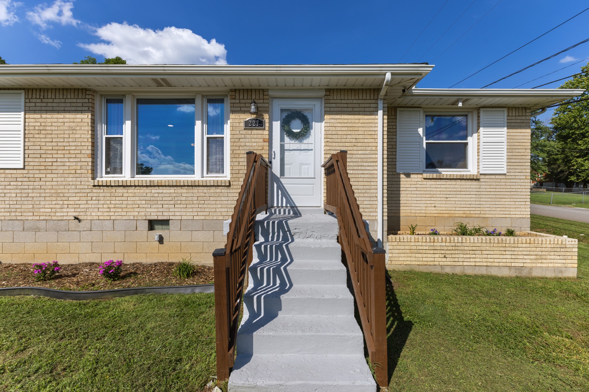 227 Bonnaridge Dr