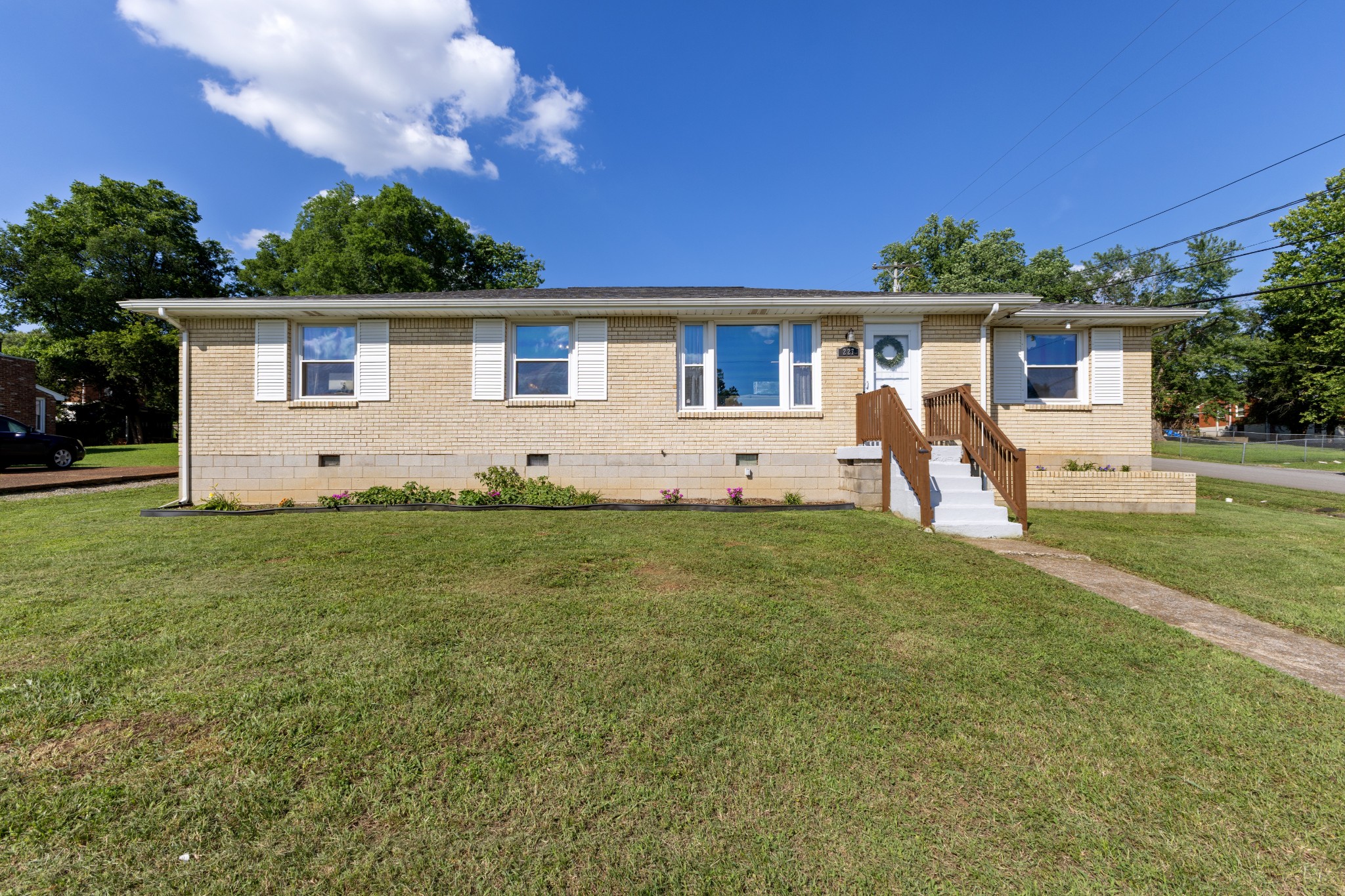 227 Bonnaridge Dr
