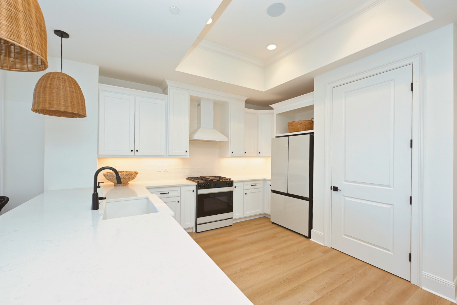 1024 Club View Dr
