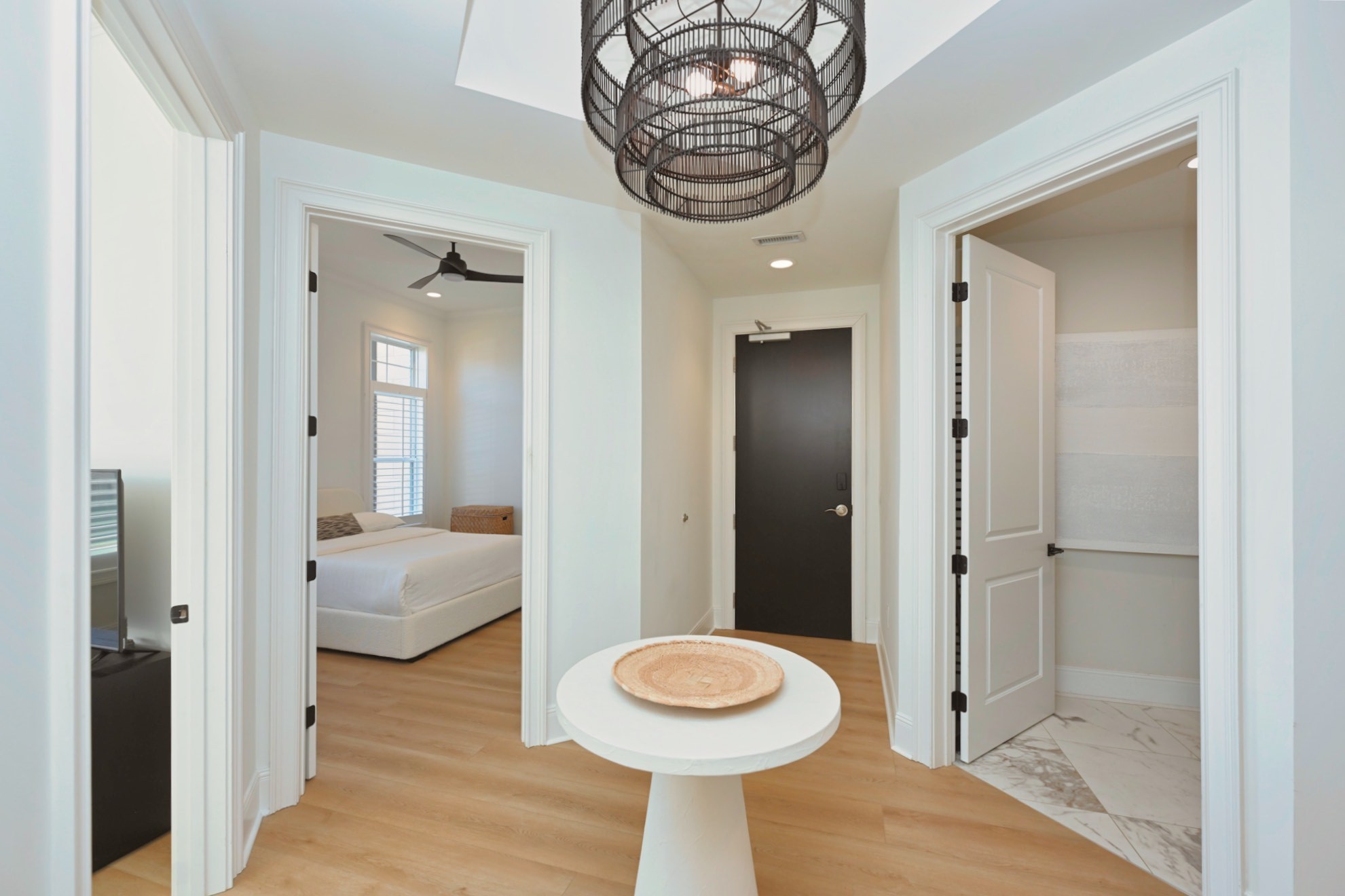1024 Club View Dr