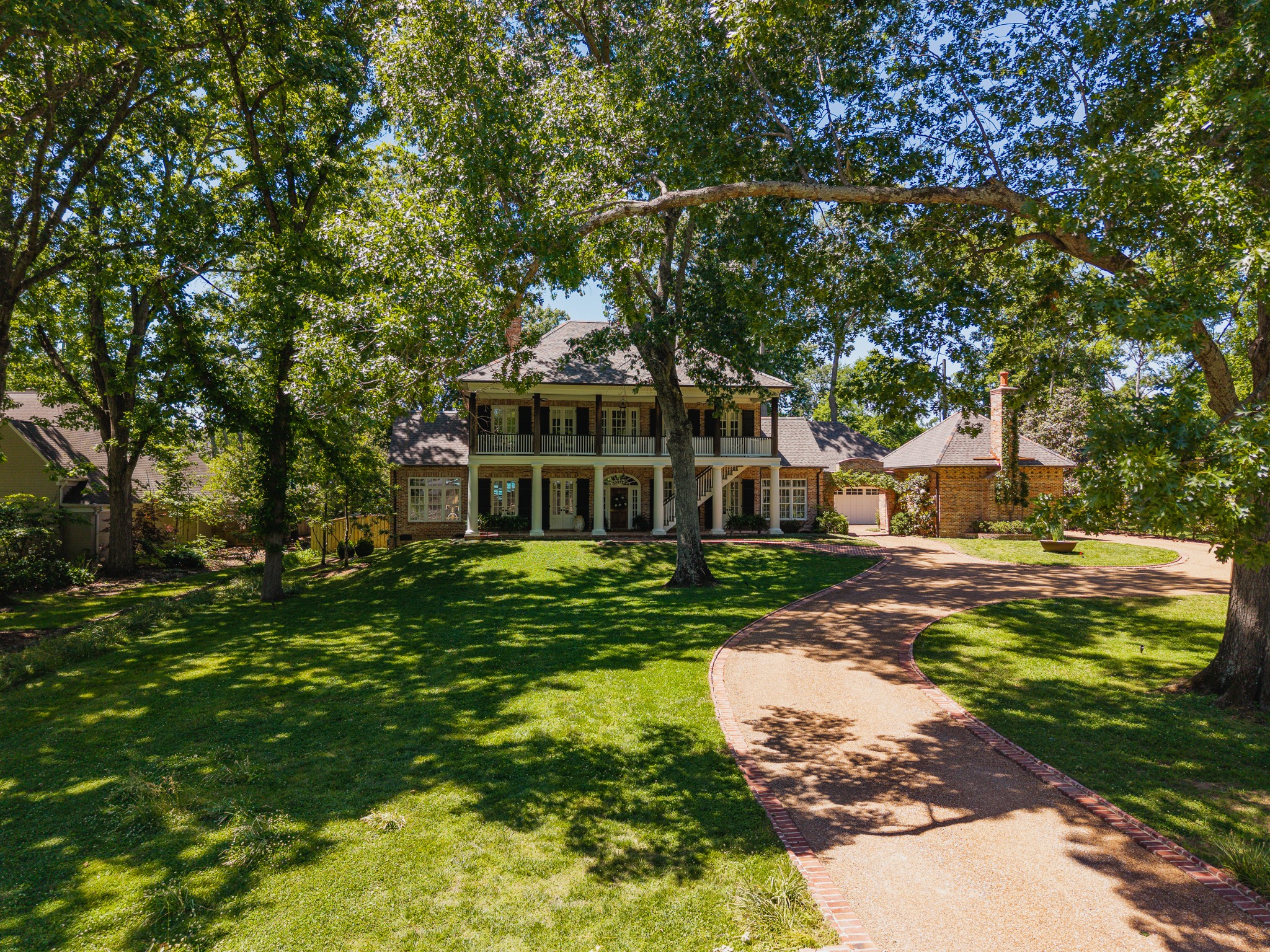 6108 Robin Hill Rd