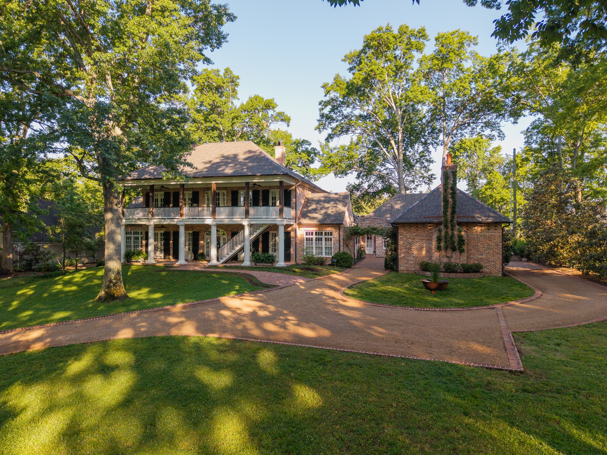 6108 Robin Hill Rd