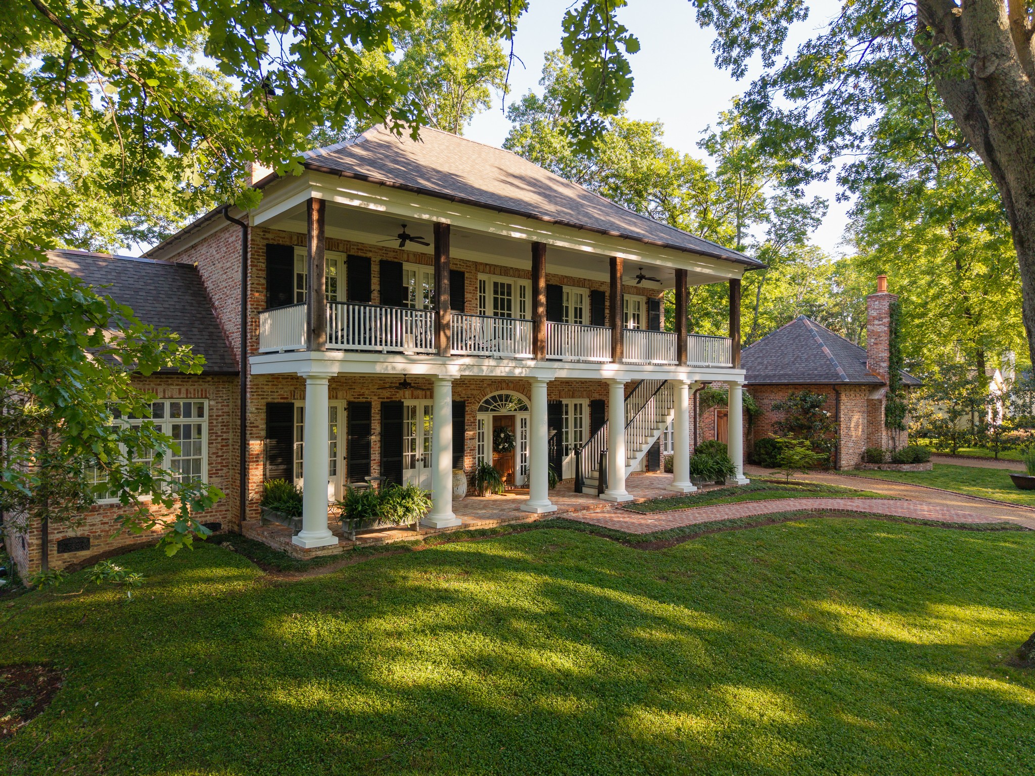 6108 Robin Hill Rd