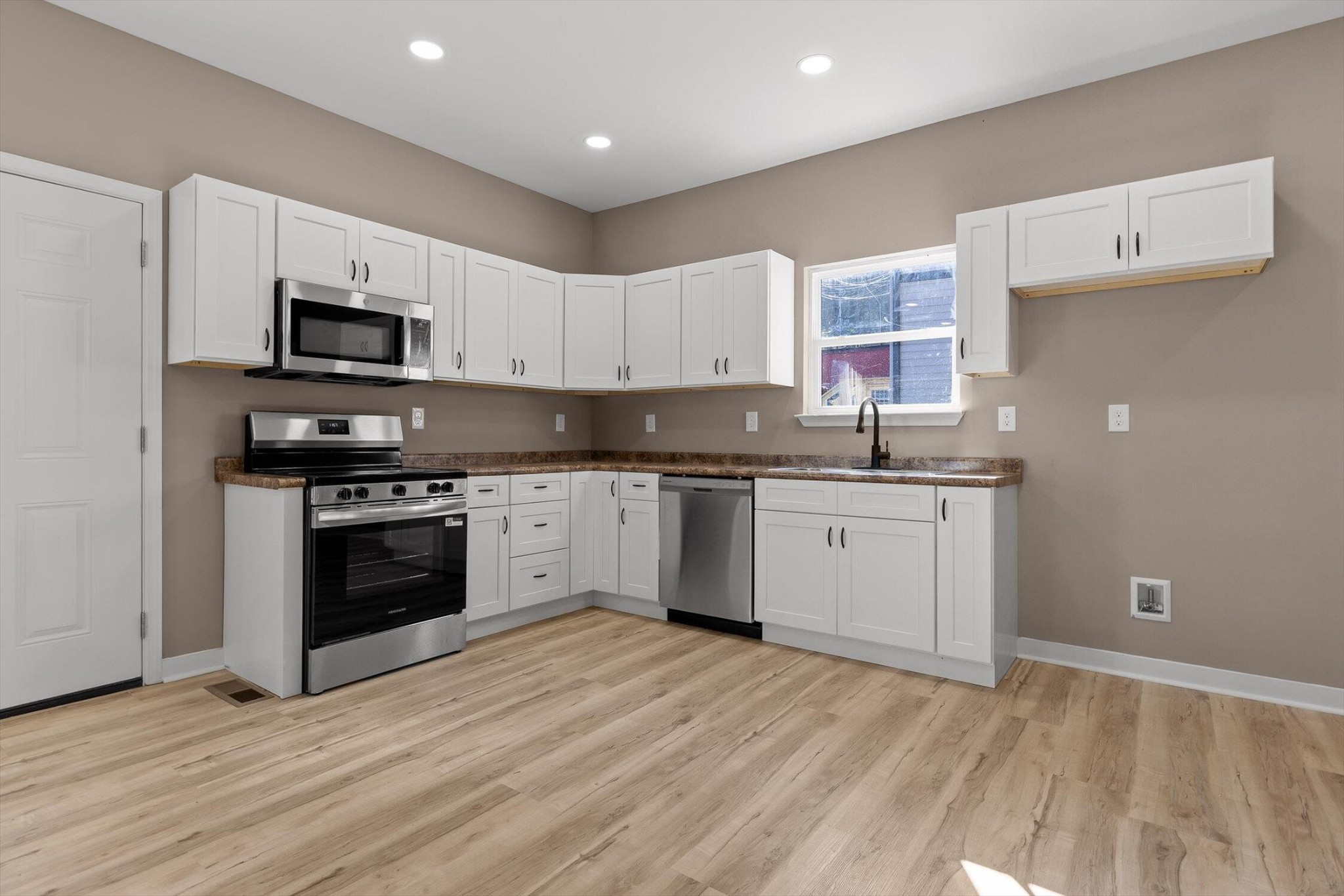 3903 Meadow Lane