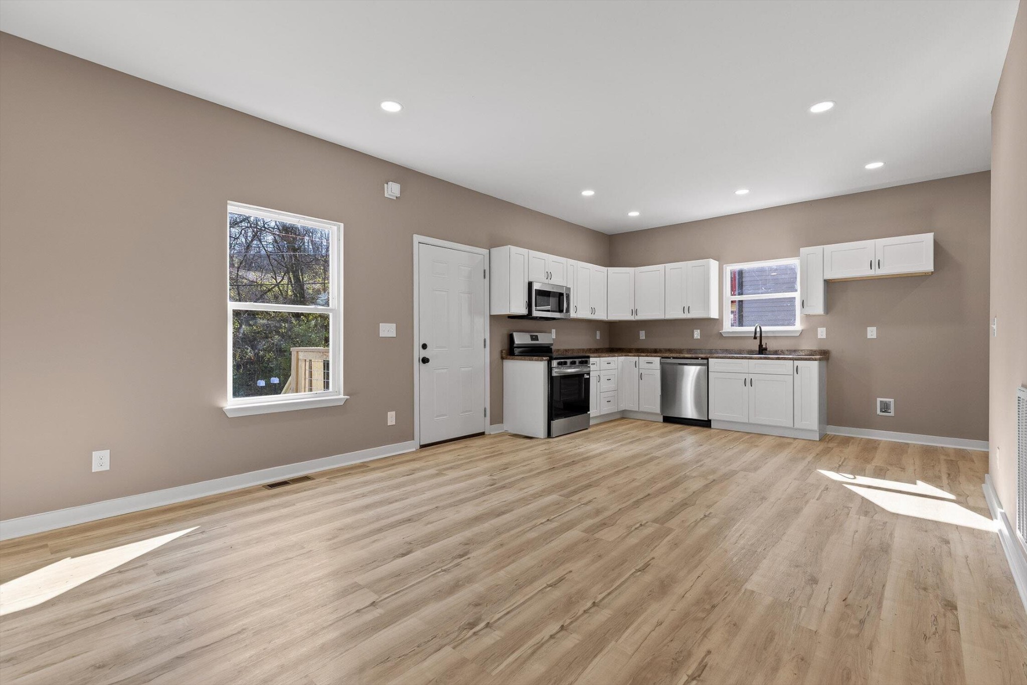 3903 Meadow Lane