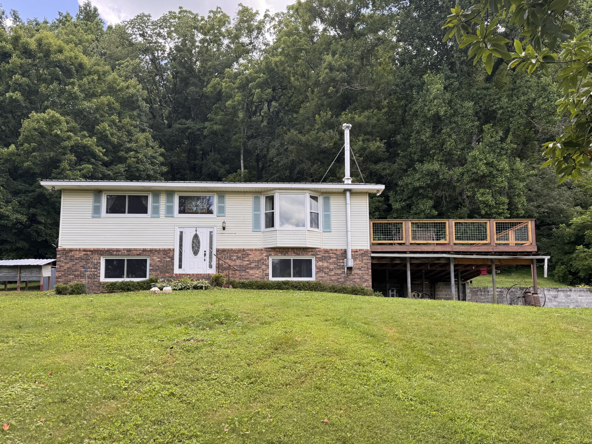 638 Mimosa Rd