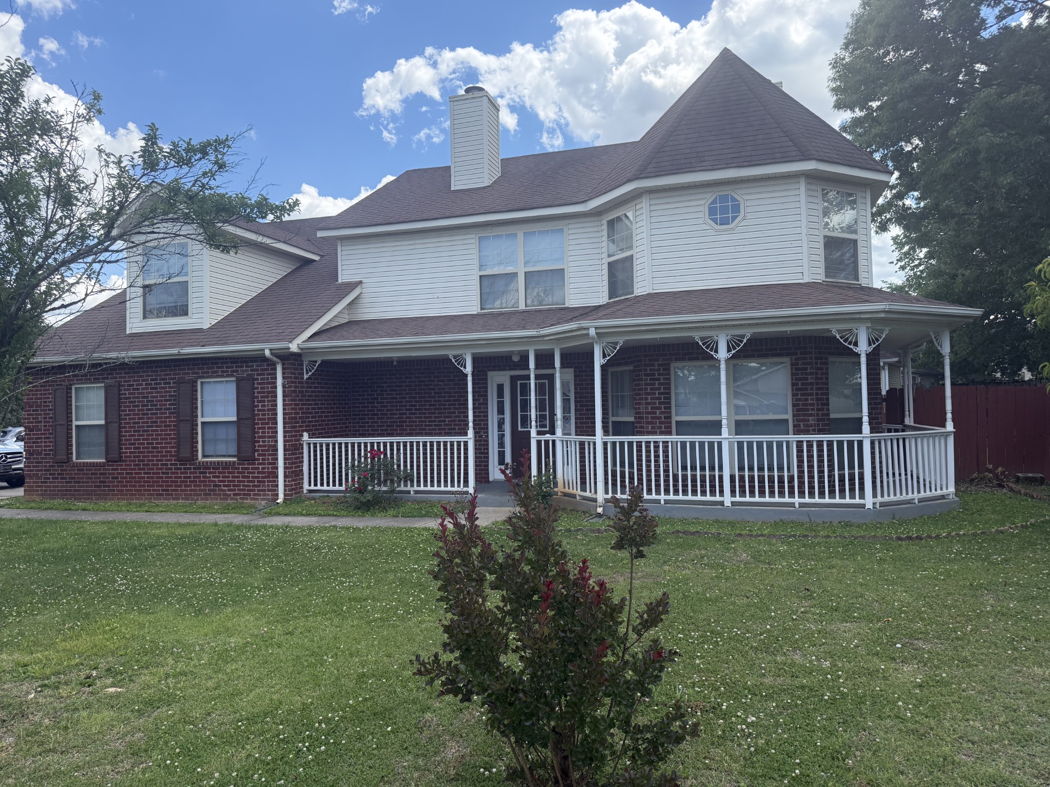 5453 Hickory Woods Dr