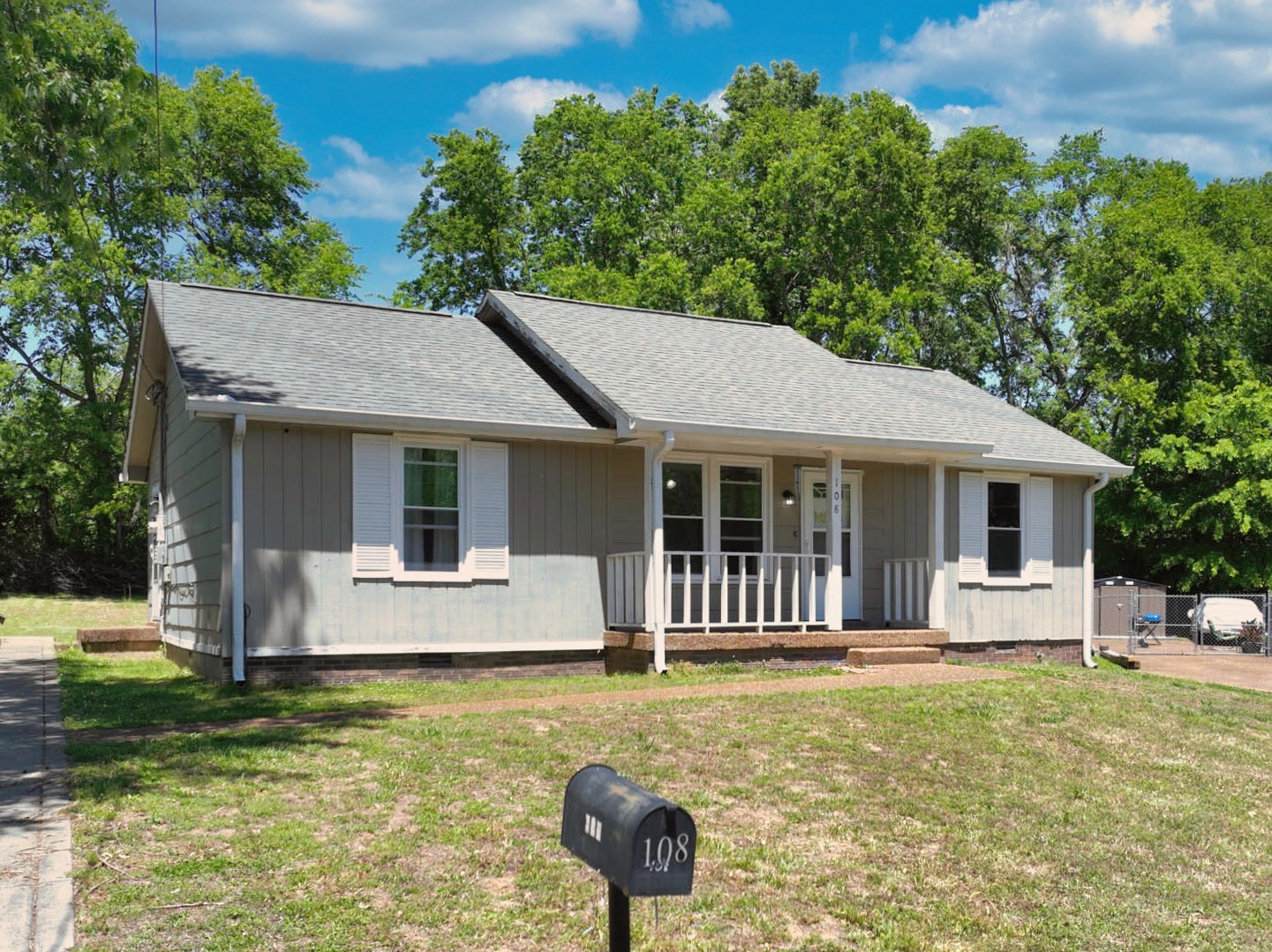 108 Crystal Ct