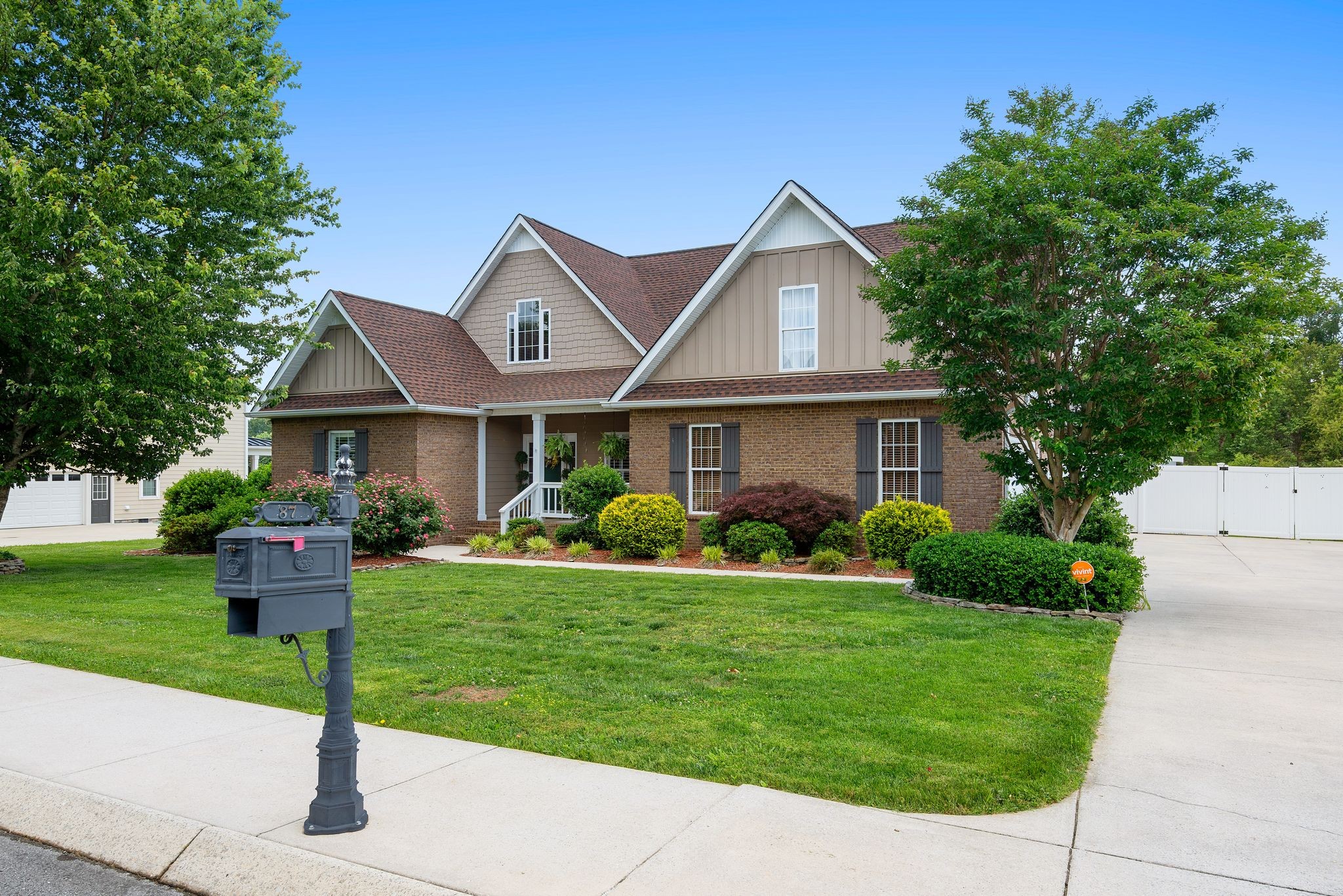 87 Garrison Dr