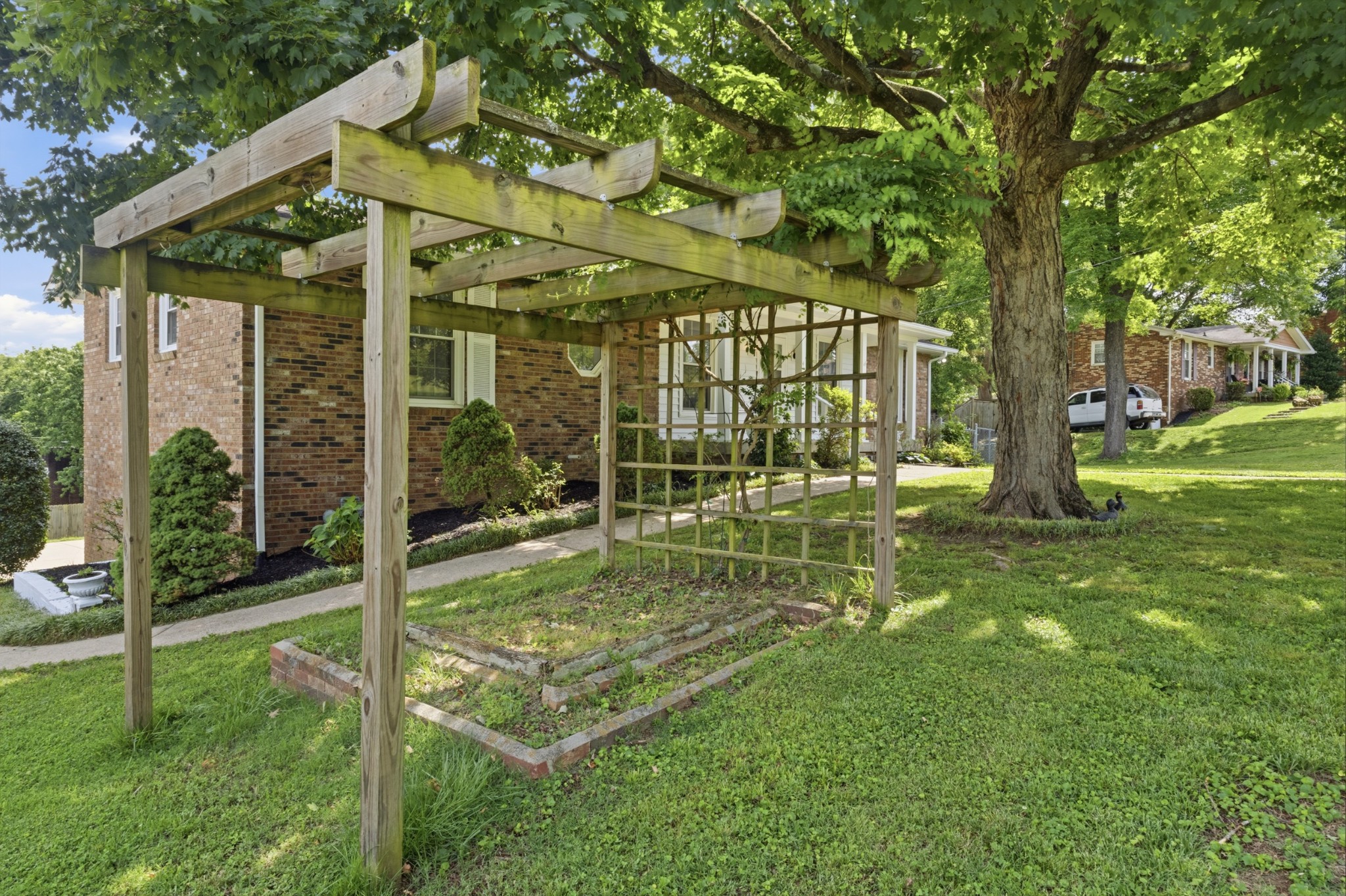 135 Gatone Dr