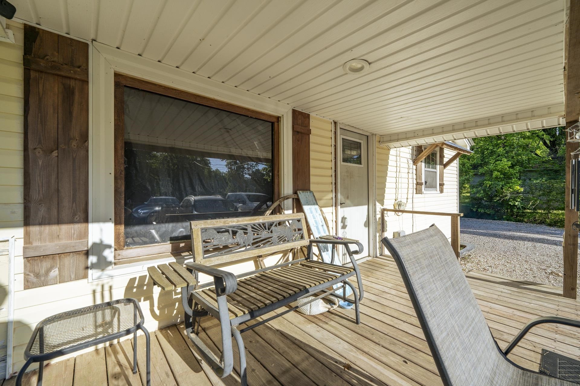 730 CRAVENS DR