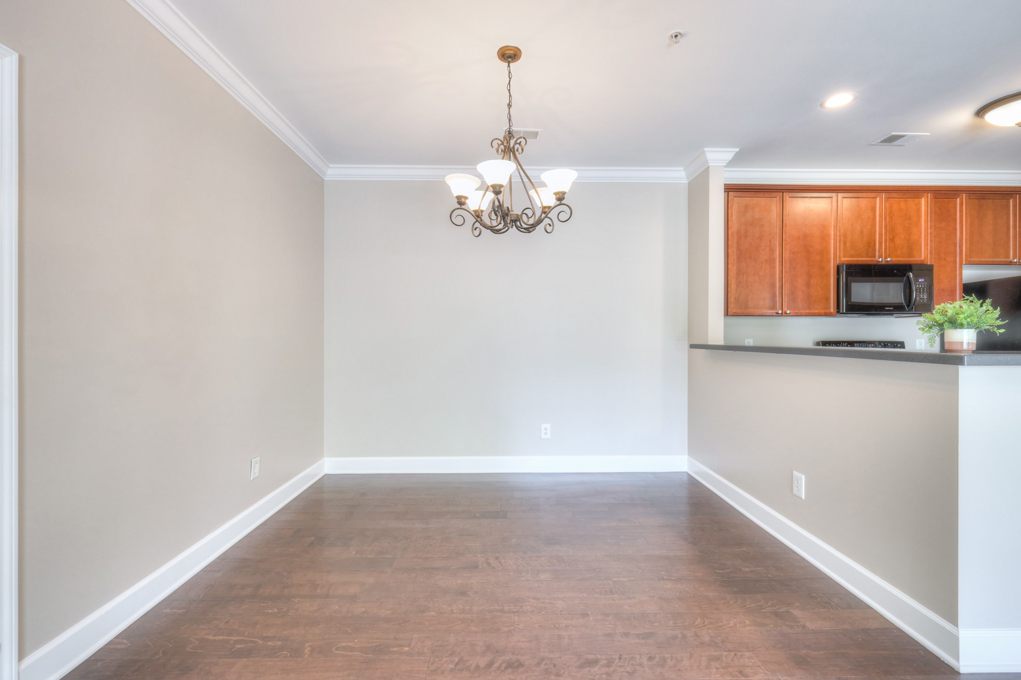 8043 Bienville Dr