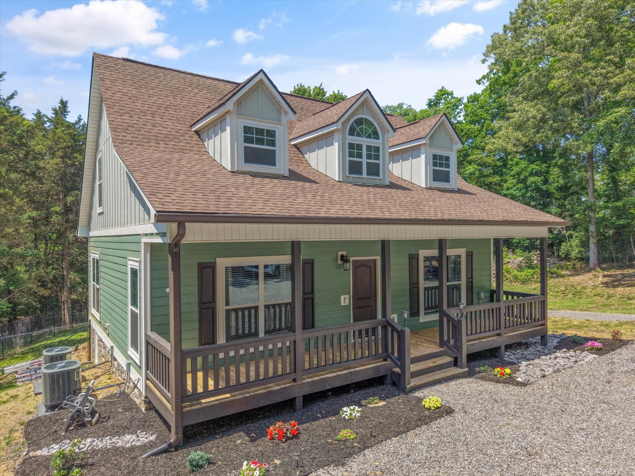 1925 Harbor Ln