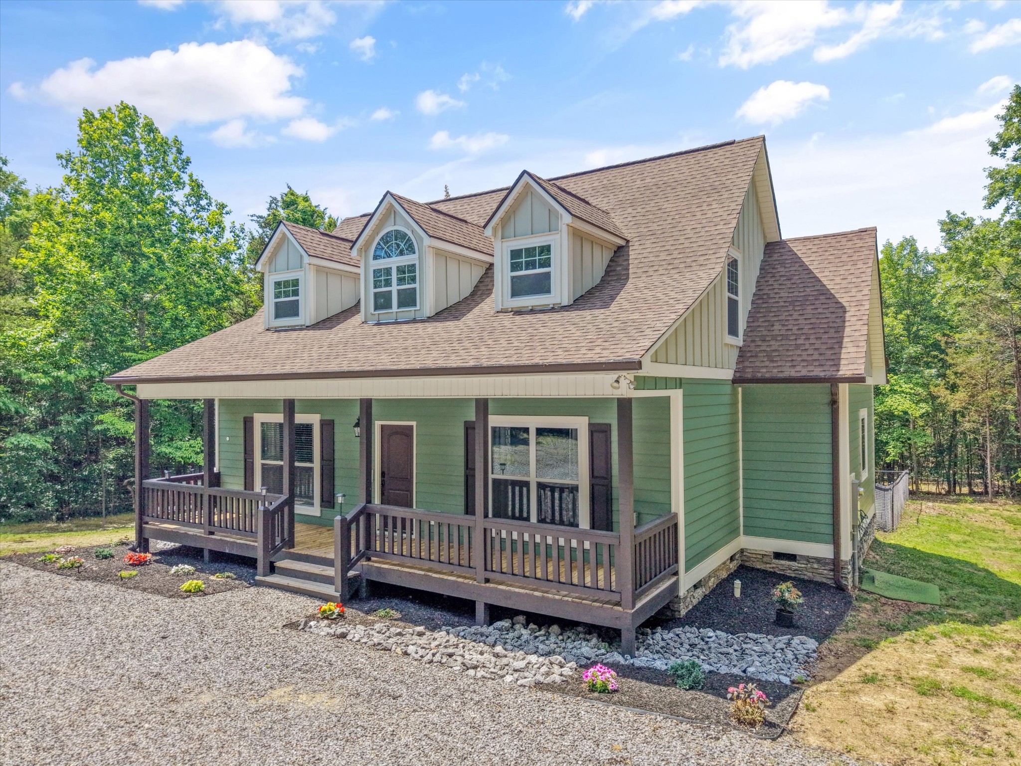 1925 Harbor Ln