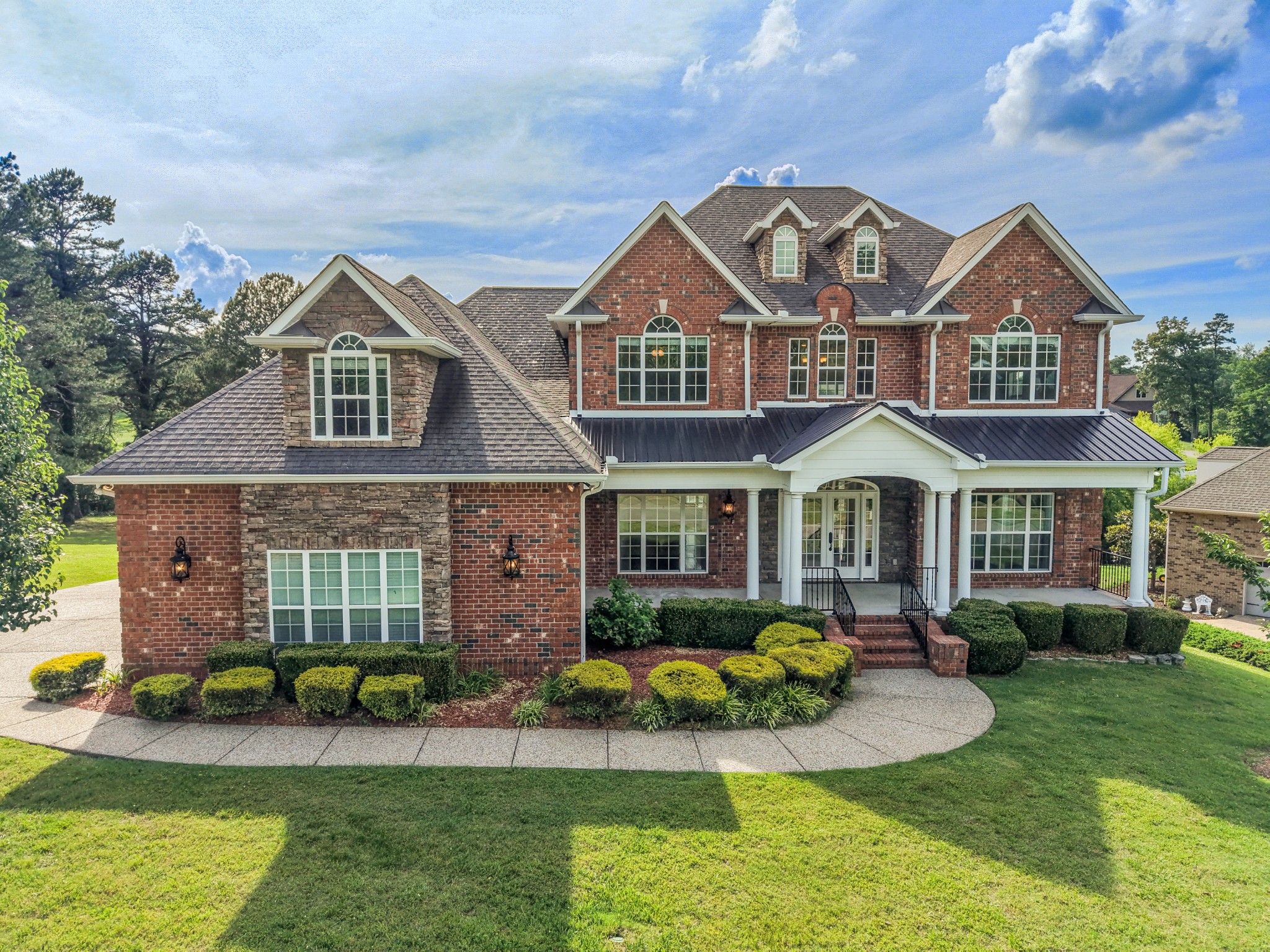 511 Country Club Dr