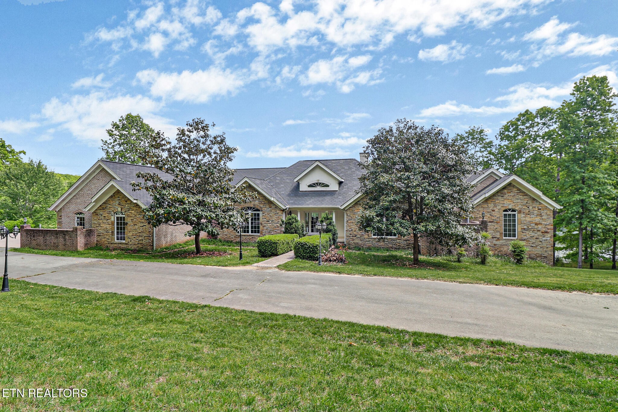 310 Old Stagecoach Place