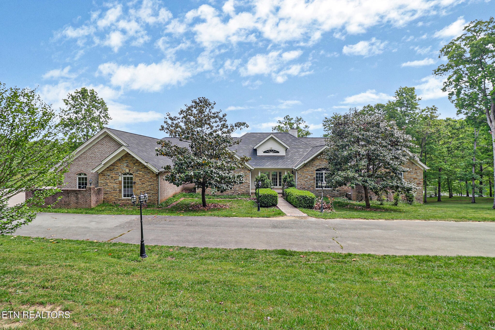 310 Old Stagecoach Place