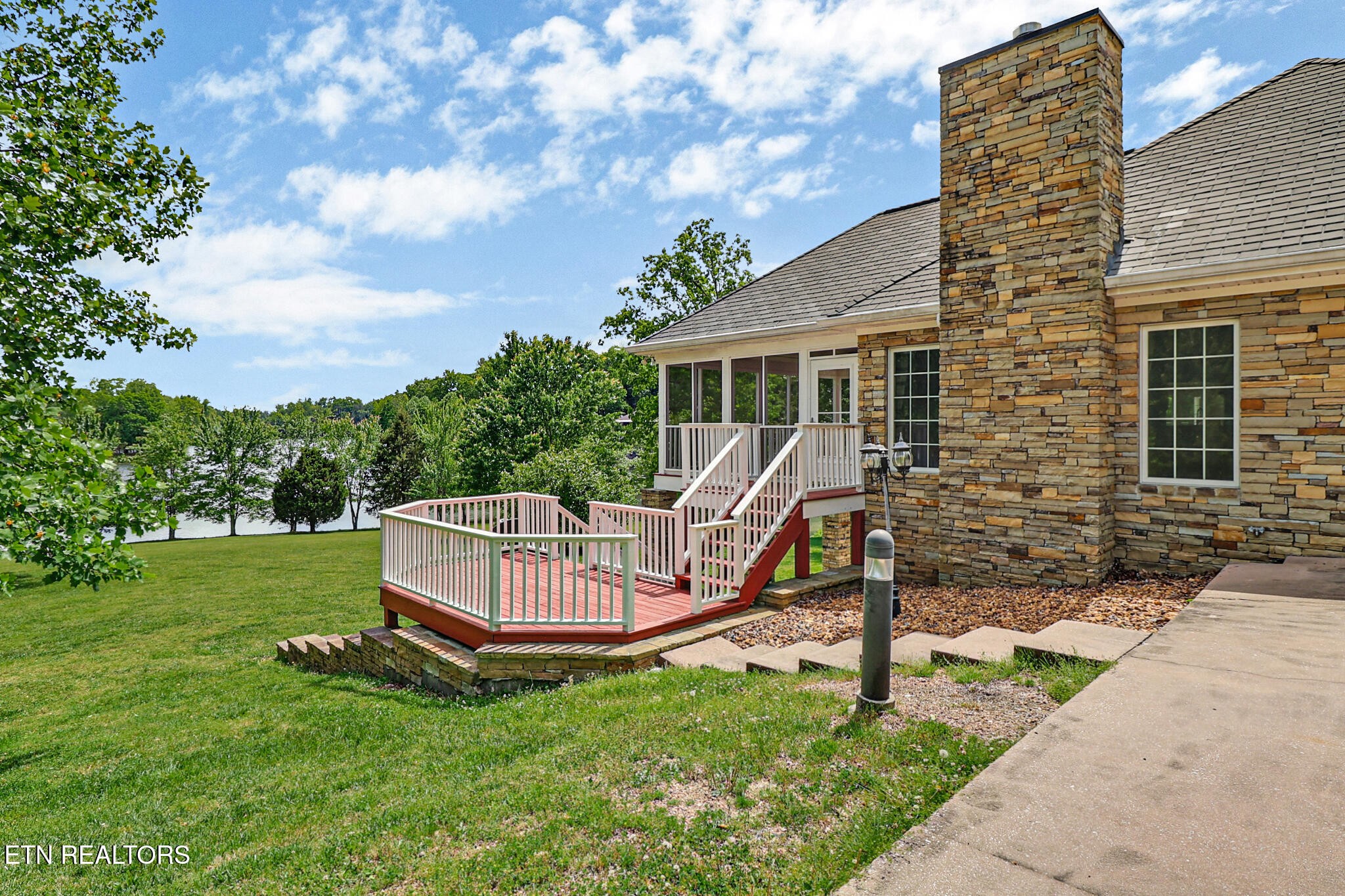 310 Old Stagecoach Place