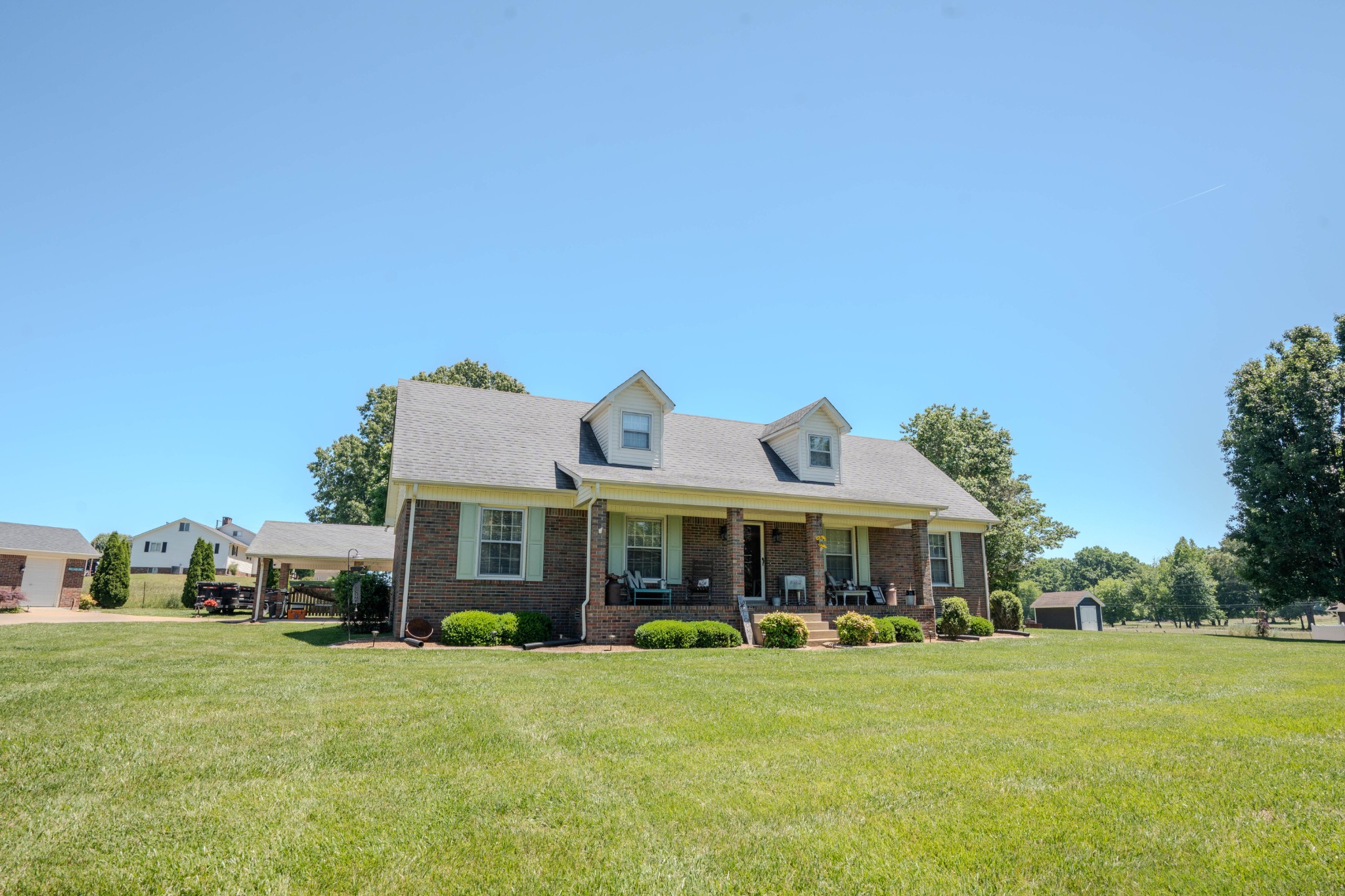 6 Hawthorne Dr