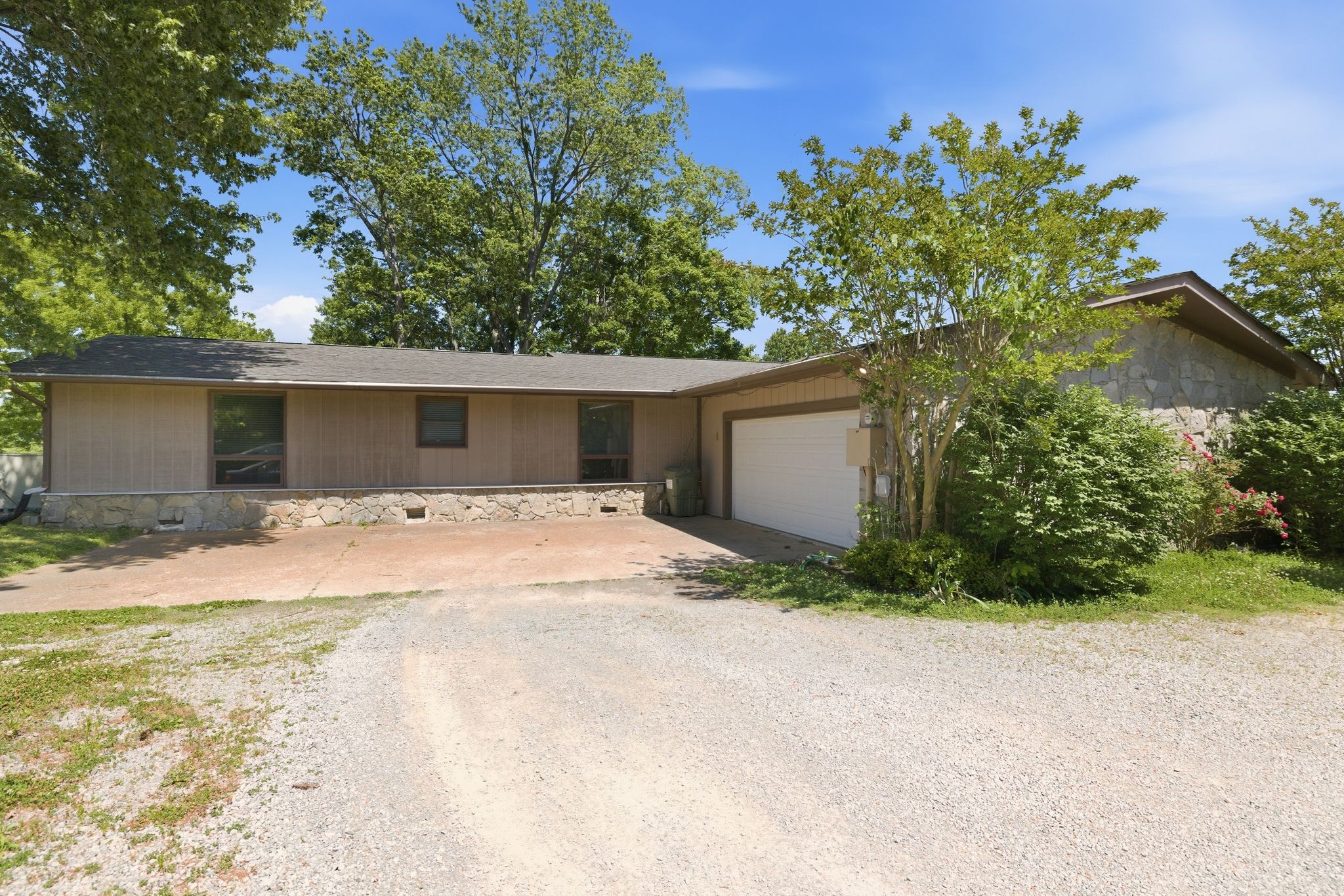 1020 Bunker Hill Dr
