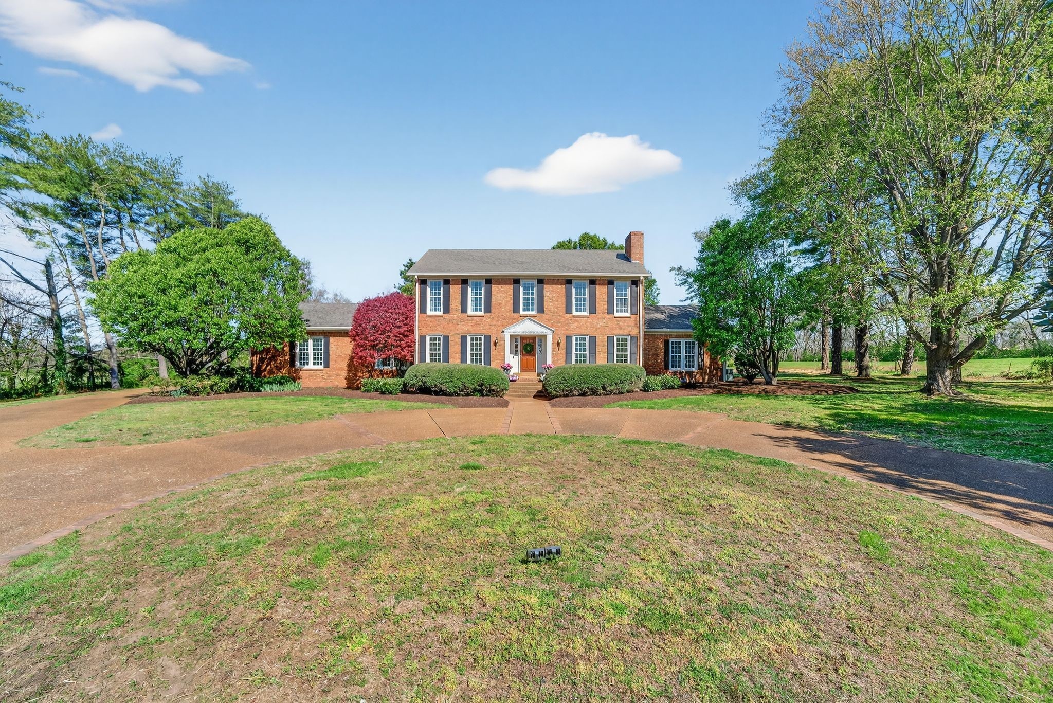 1553 N Main St