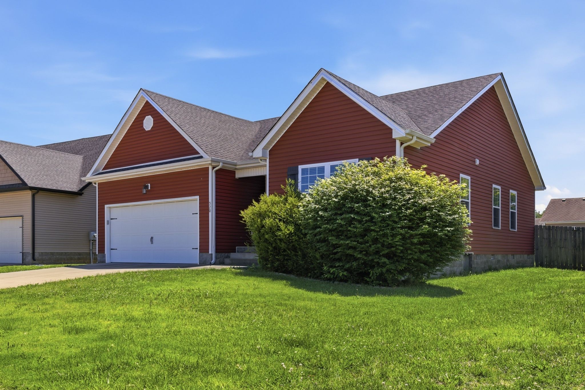520 Falkland Cir