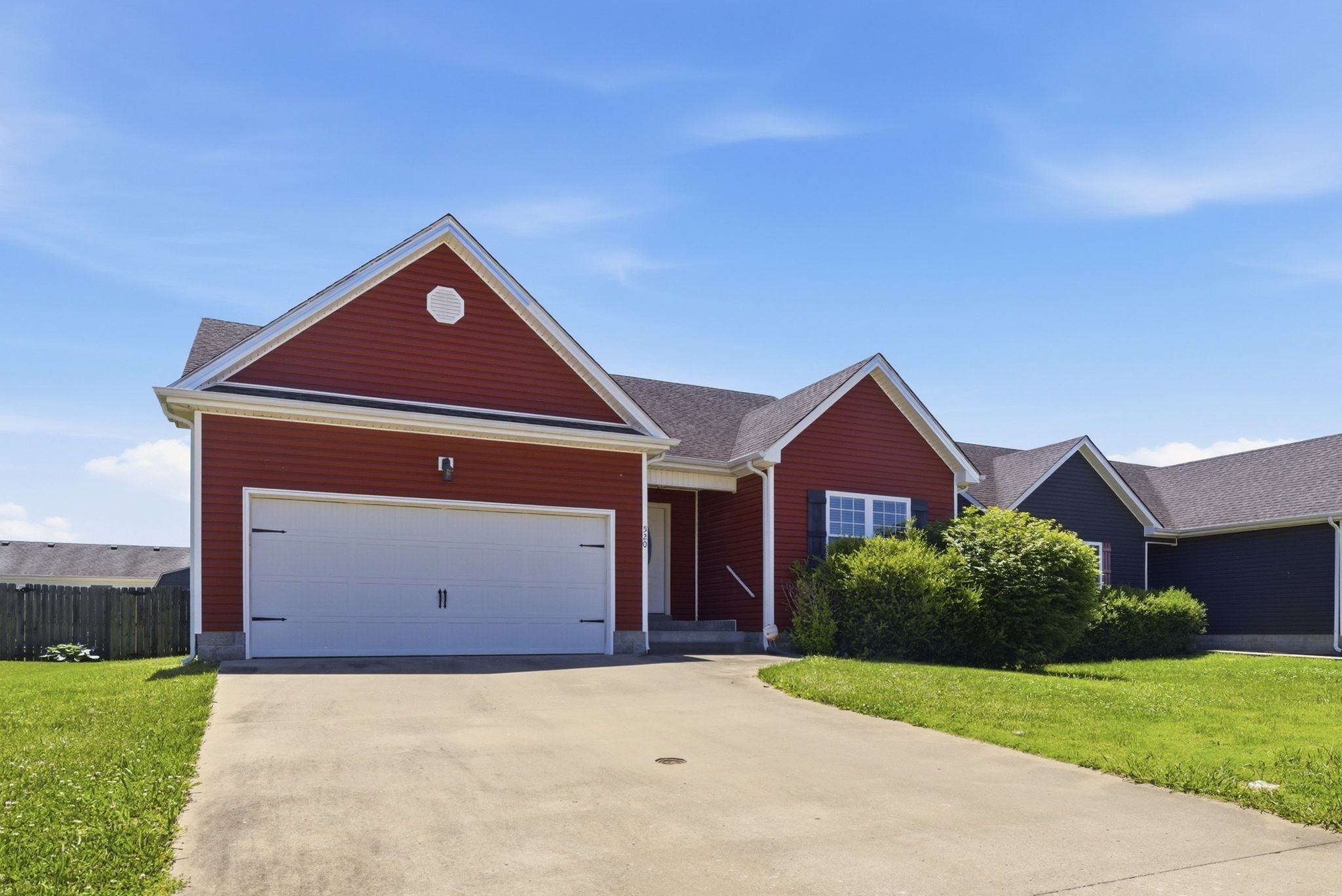 520 Falkland Cir