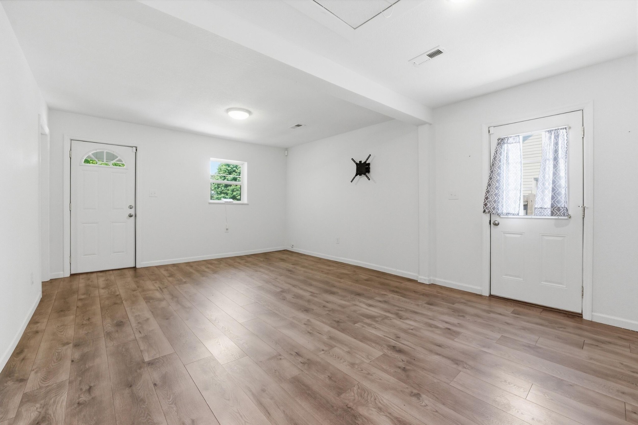 121 Sharp Road