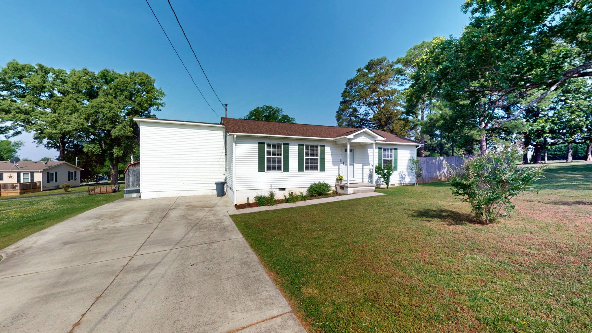 100 Waggoner St