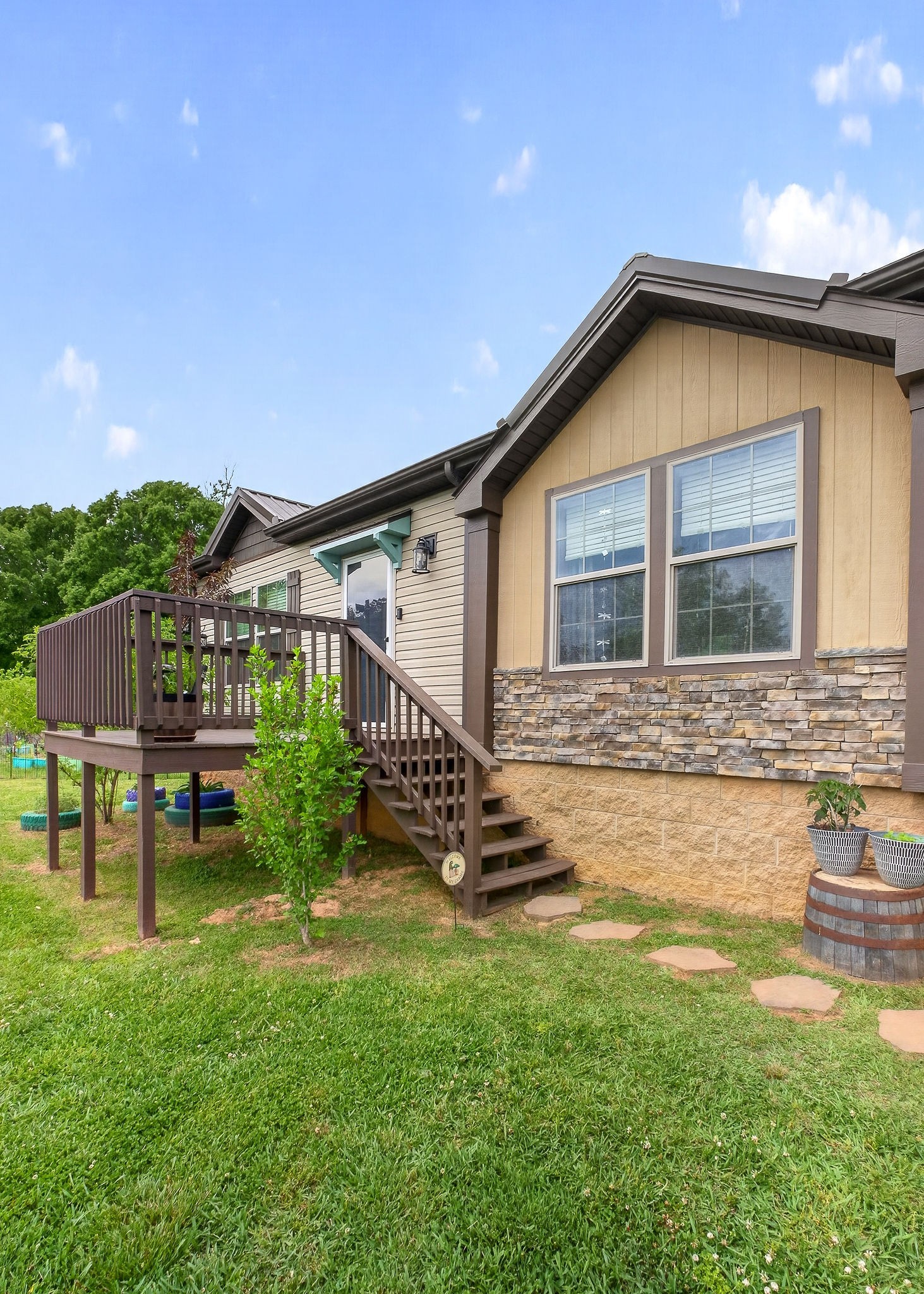 160 Apple Blossom ln