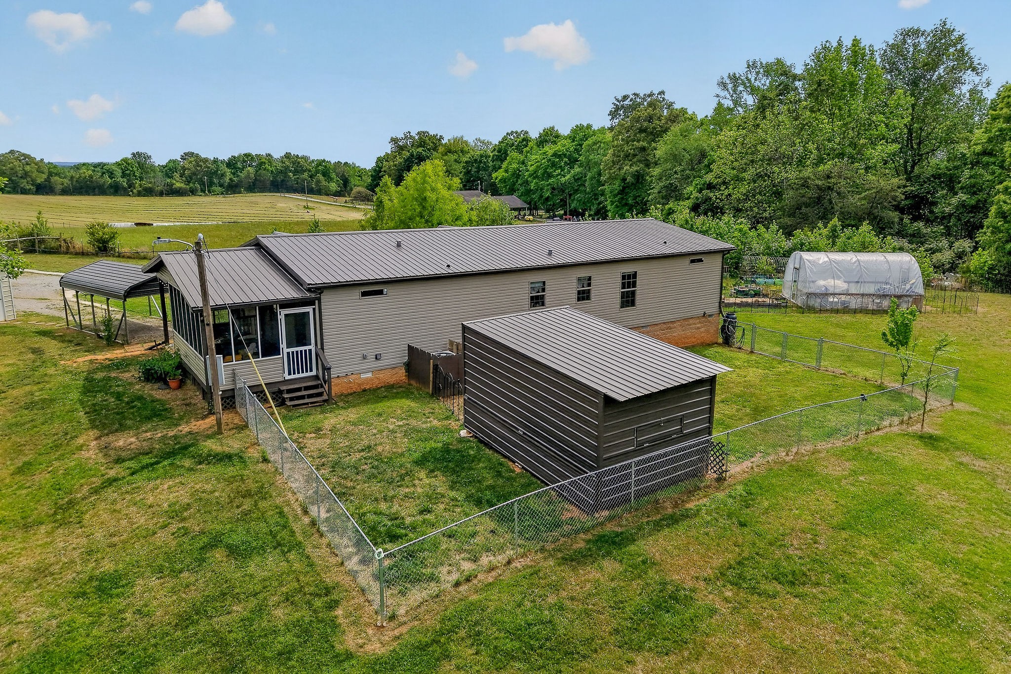 160 Apple Blossom ln